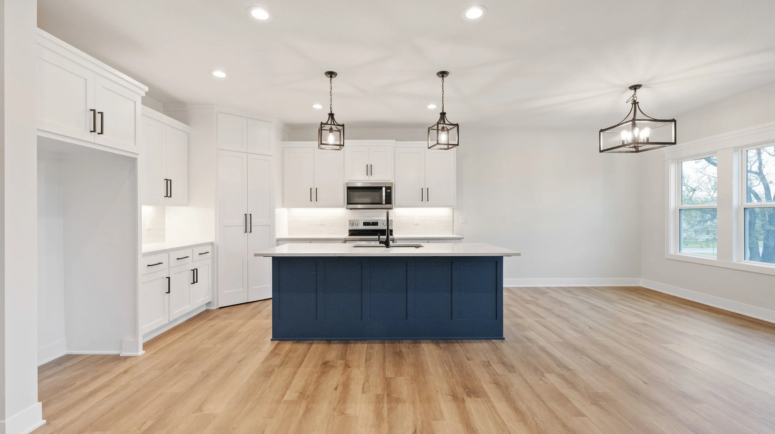 Kitchen Photo.jpg
