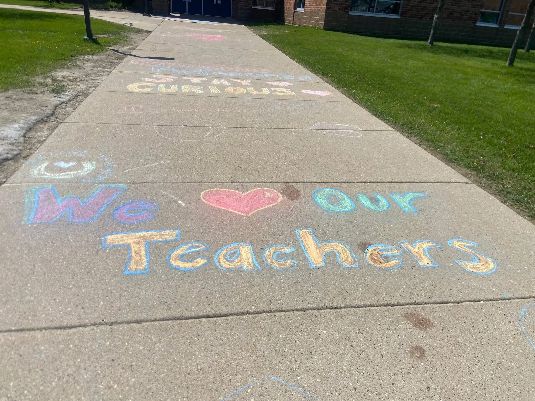 Starting off Teacher Appreciation Week in full color! 
Thank you Sugar Creek Elementary Teachers and Staff for all you do!