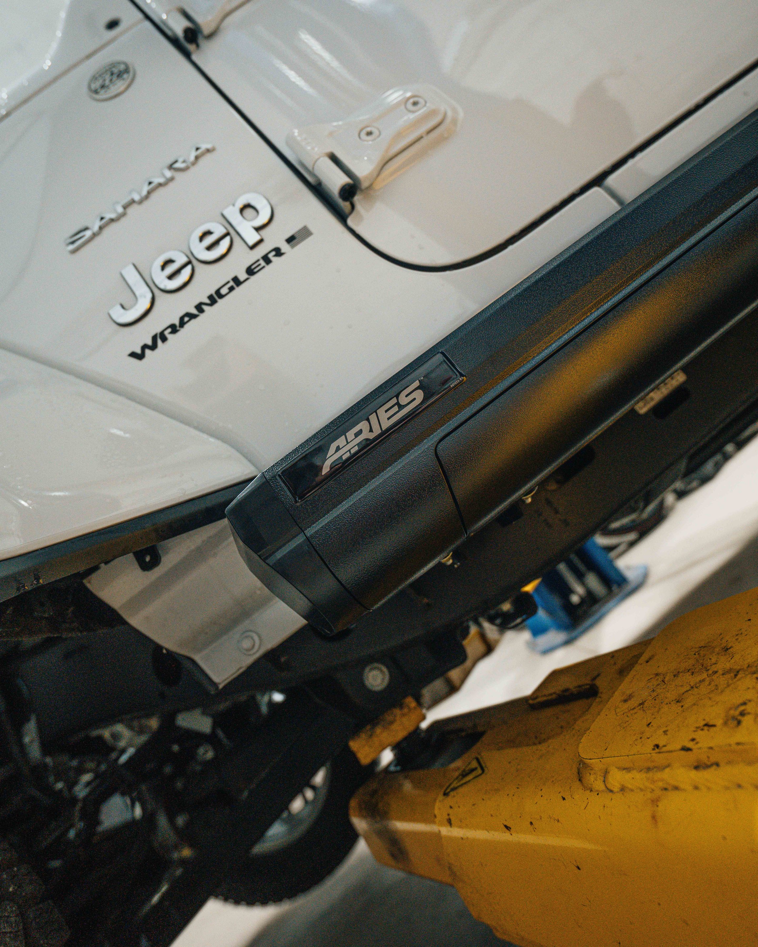 Xtreme-ARIES-ActionTrac-Powered-Running-Boards-Jeep-Wrangler-Install9.jpg