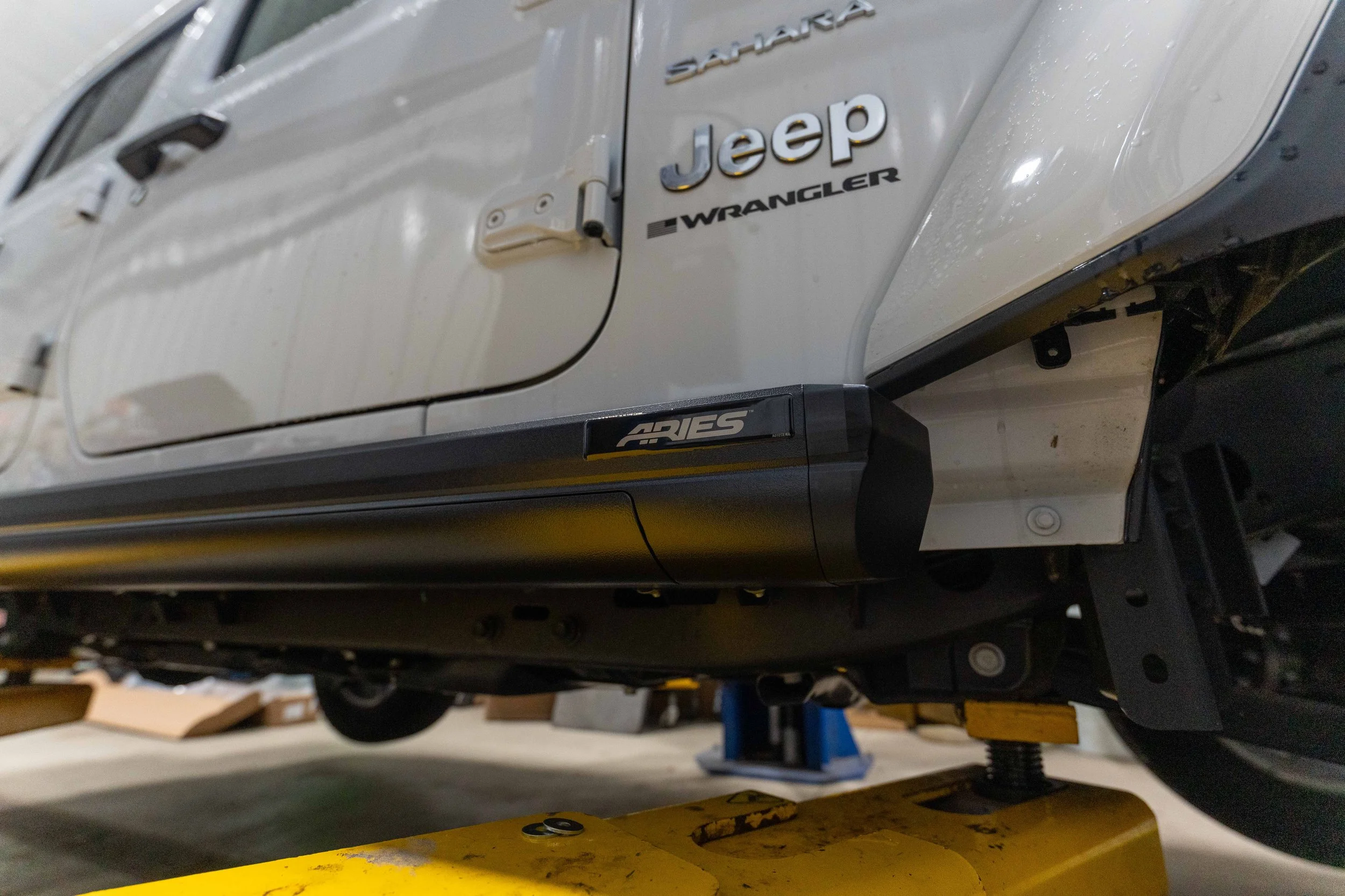 Xtreme-ARIES-ActionTrac-Powered-Running-Boards-Jeep-Wrangler-Install6.jpg