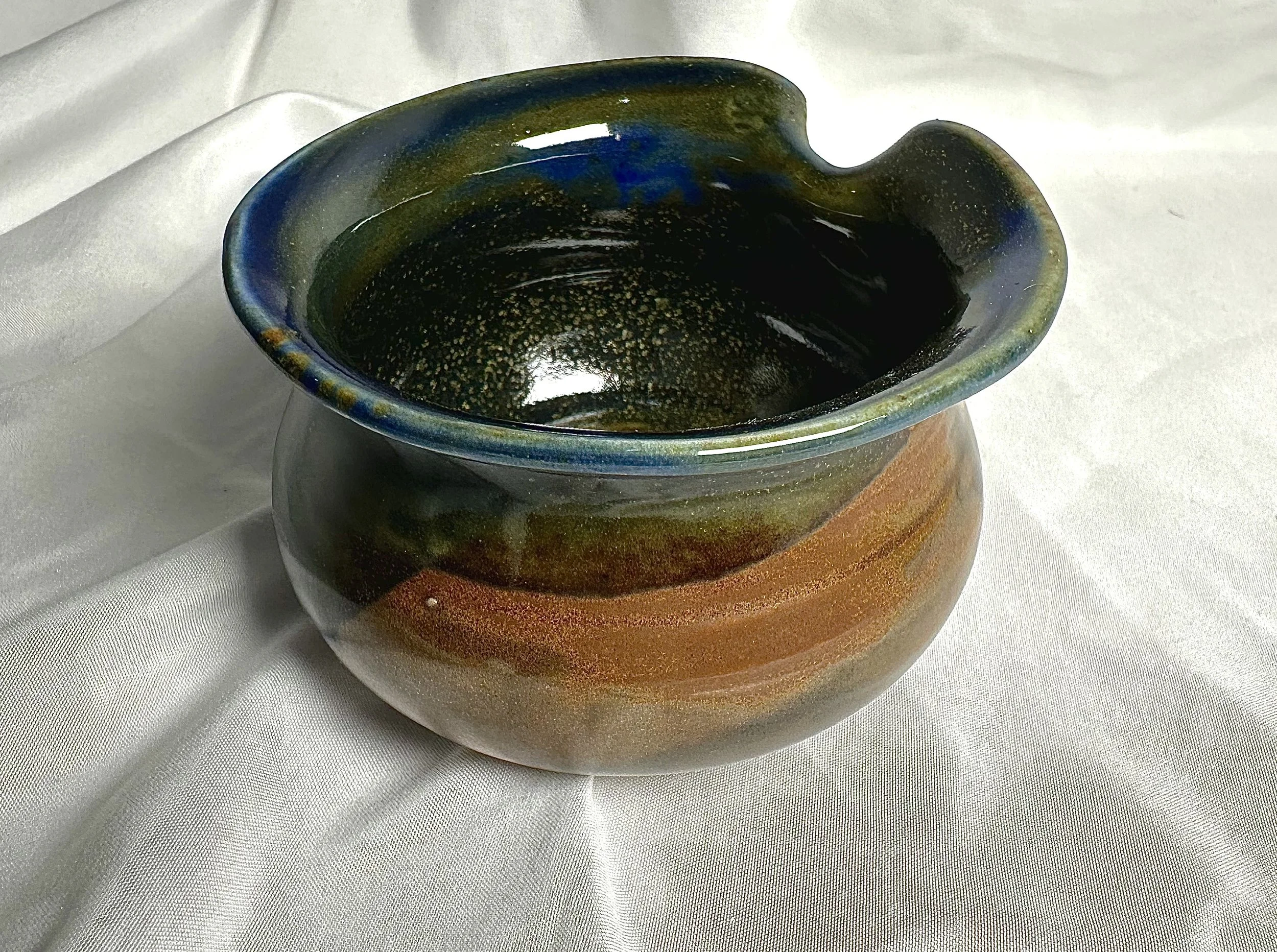 "Handled Basin", 2025, Porcelain, 5.7 x 4.5 x 5 in.