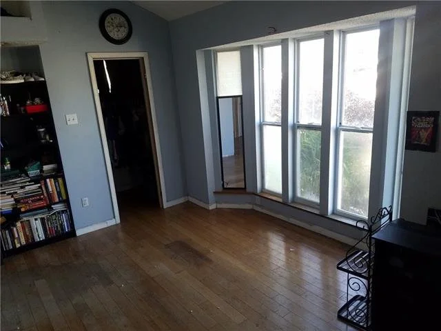 front bedroom  (1).jpg