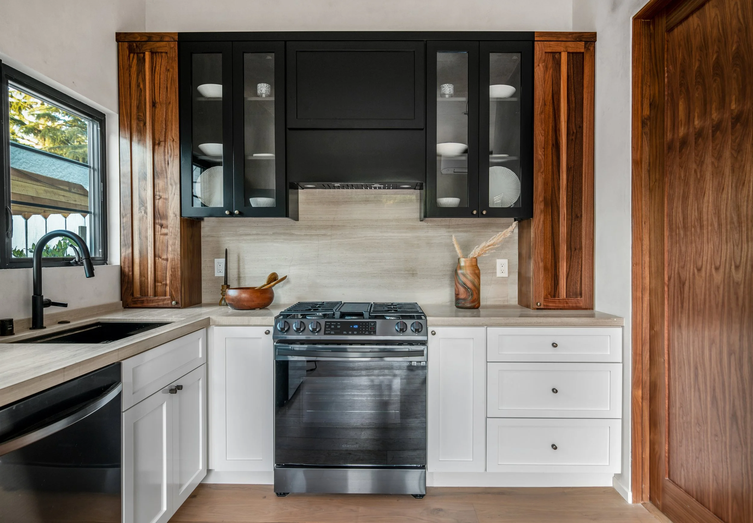Crafting Culinary Excellence: The Kitchen Remodel Experience with Oro Coast Builders
