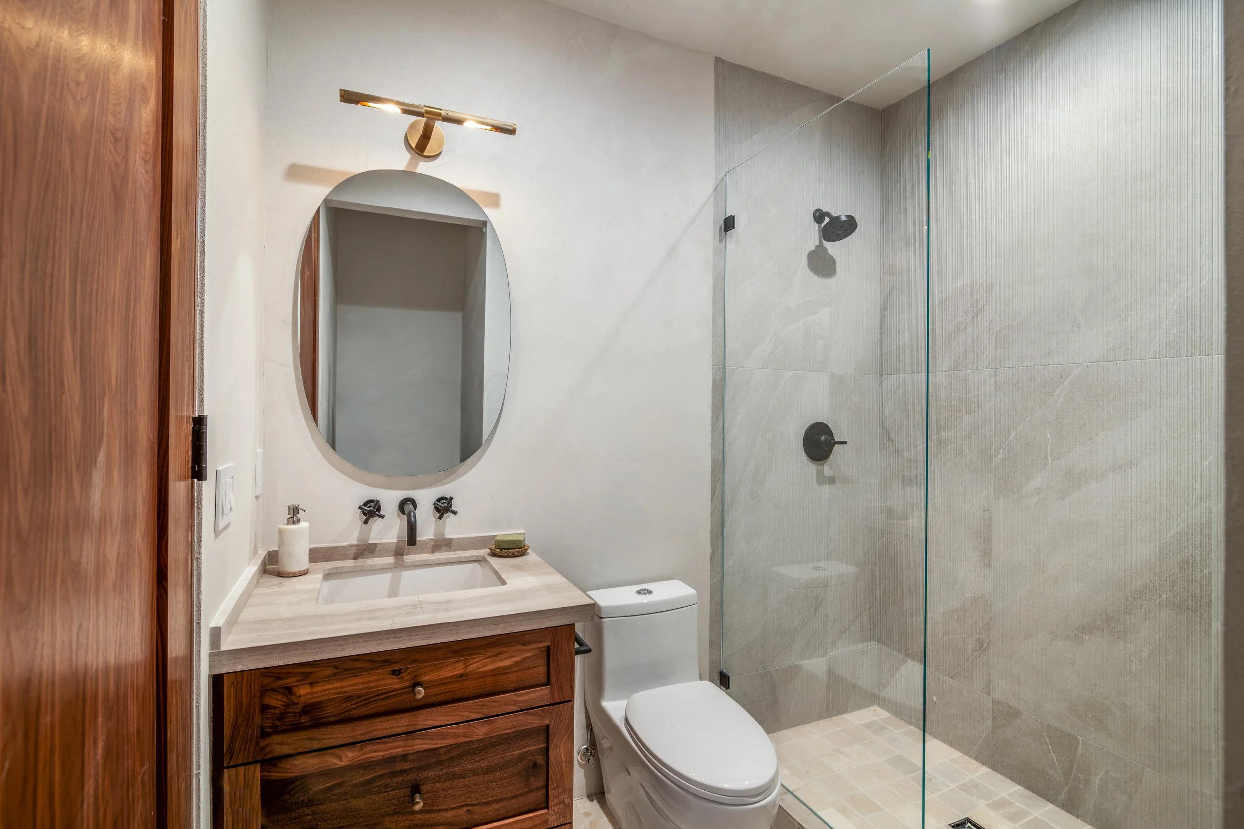 Elevate Your Sanctuary: The Oro Coast Builders' Guide to a Bathroom That Beckons