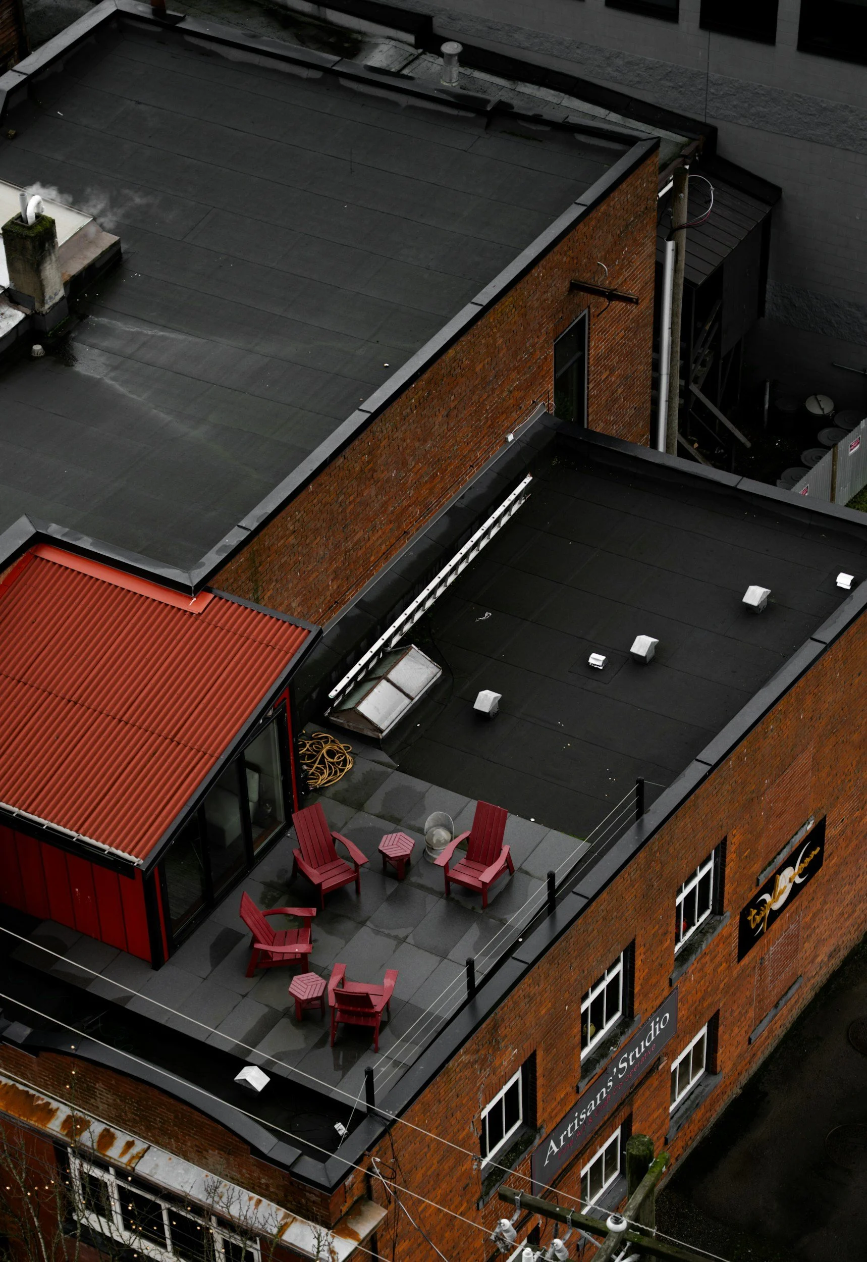 Flat Roofing Systems Explained for Facility Managers: A Guide to Commercial and Industrial Roofing