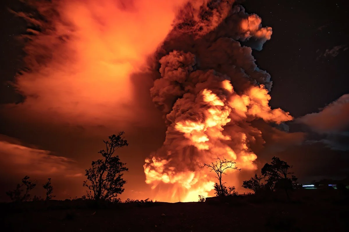 Halemaʻumaʻu Erupts