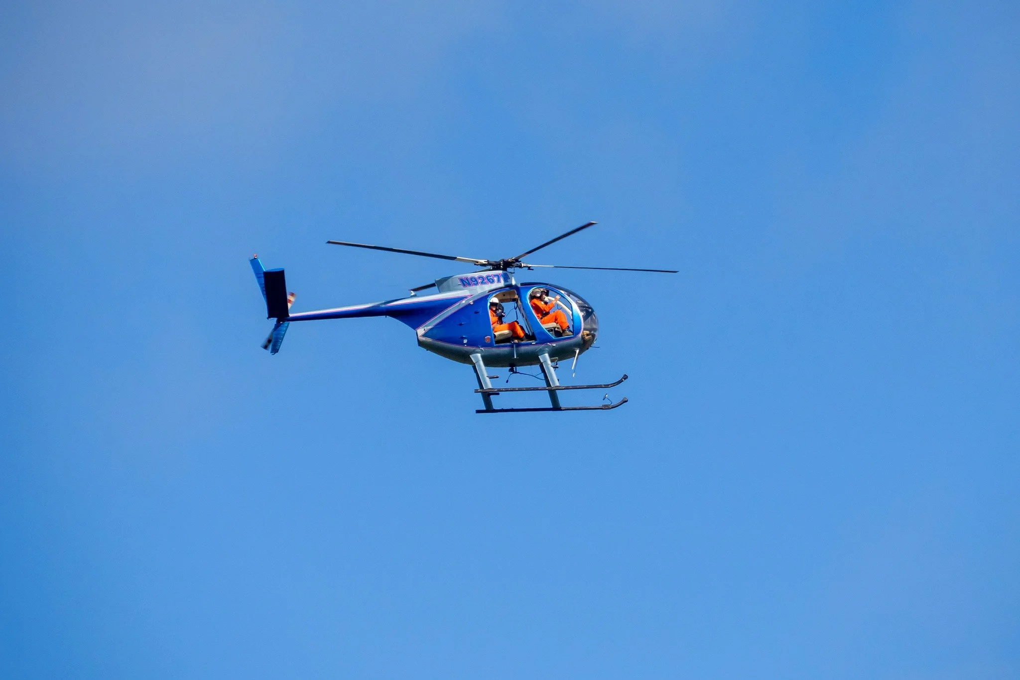 Most people watch the eruption from the rim. These scientists fly straight into it. 🚁🌋

This USGS team is on their way to conduct fieldwork inside an actively erupting Kīlauea &mdash; including landing in the crater to collect hot lava samples and 