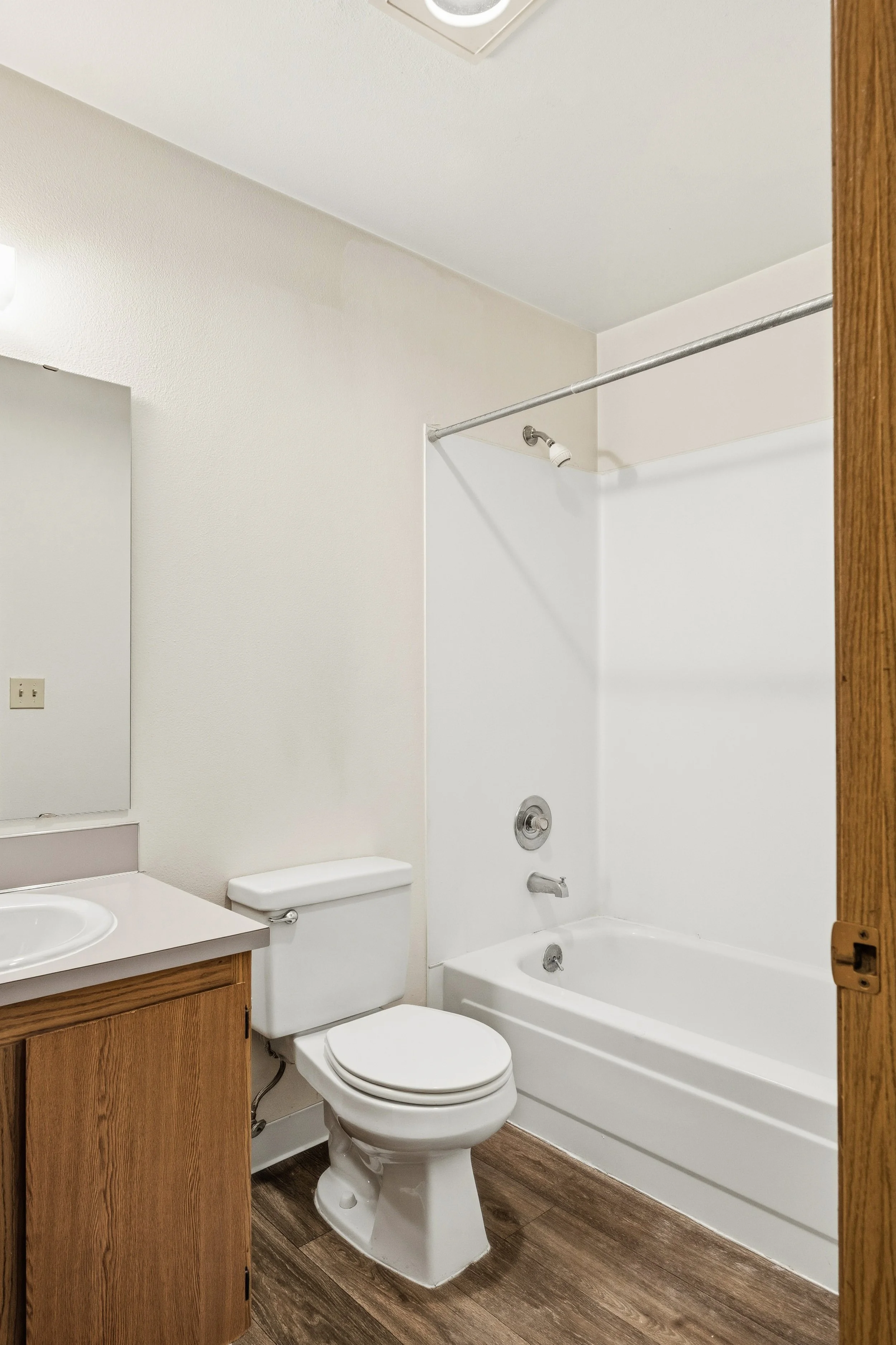 15-103 Vine St- 202,207,208-15.jpg