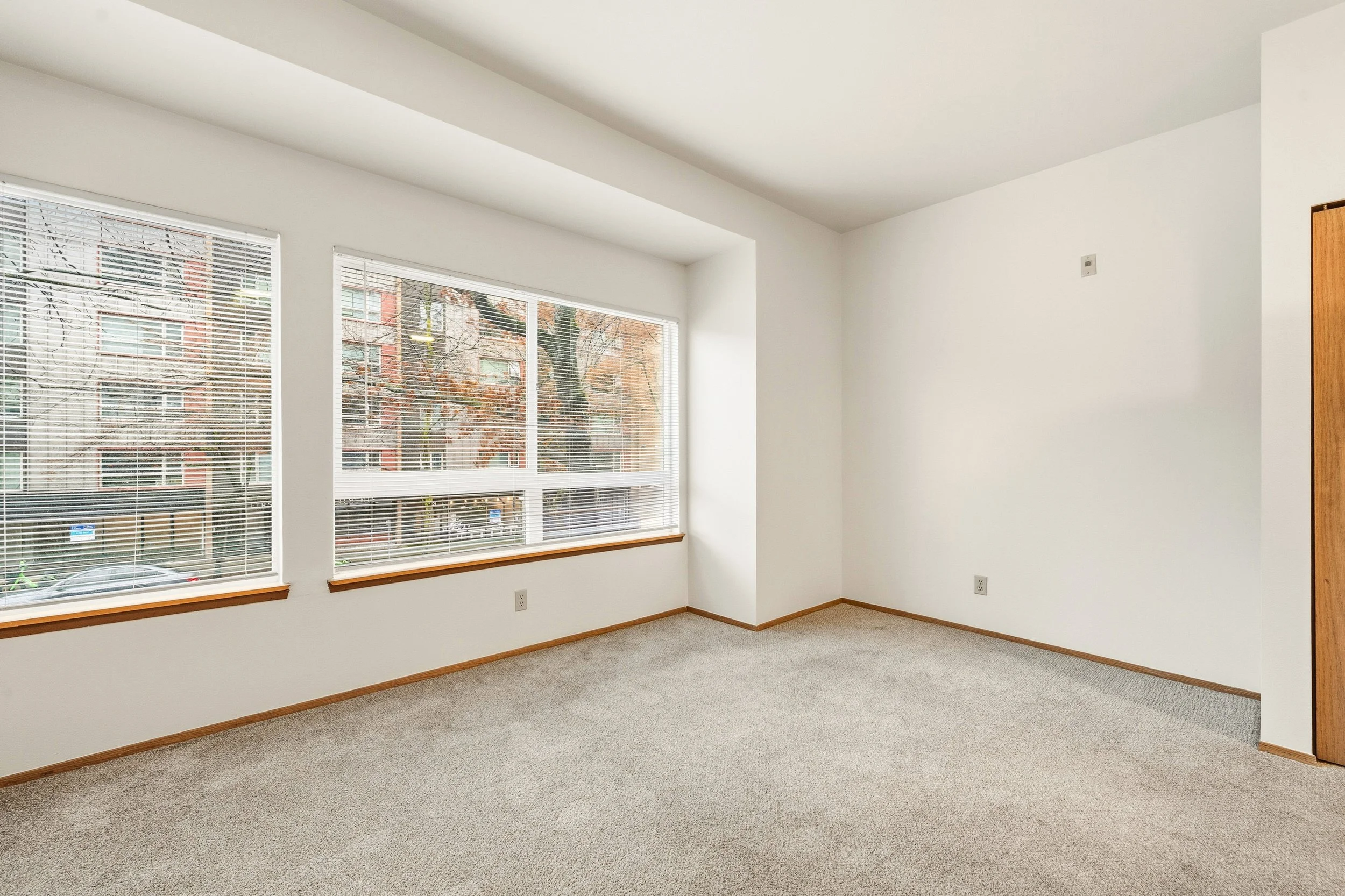 04-103 Vine St- 202,207,208-4.jpg