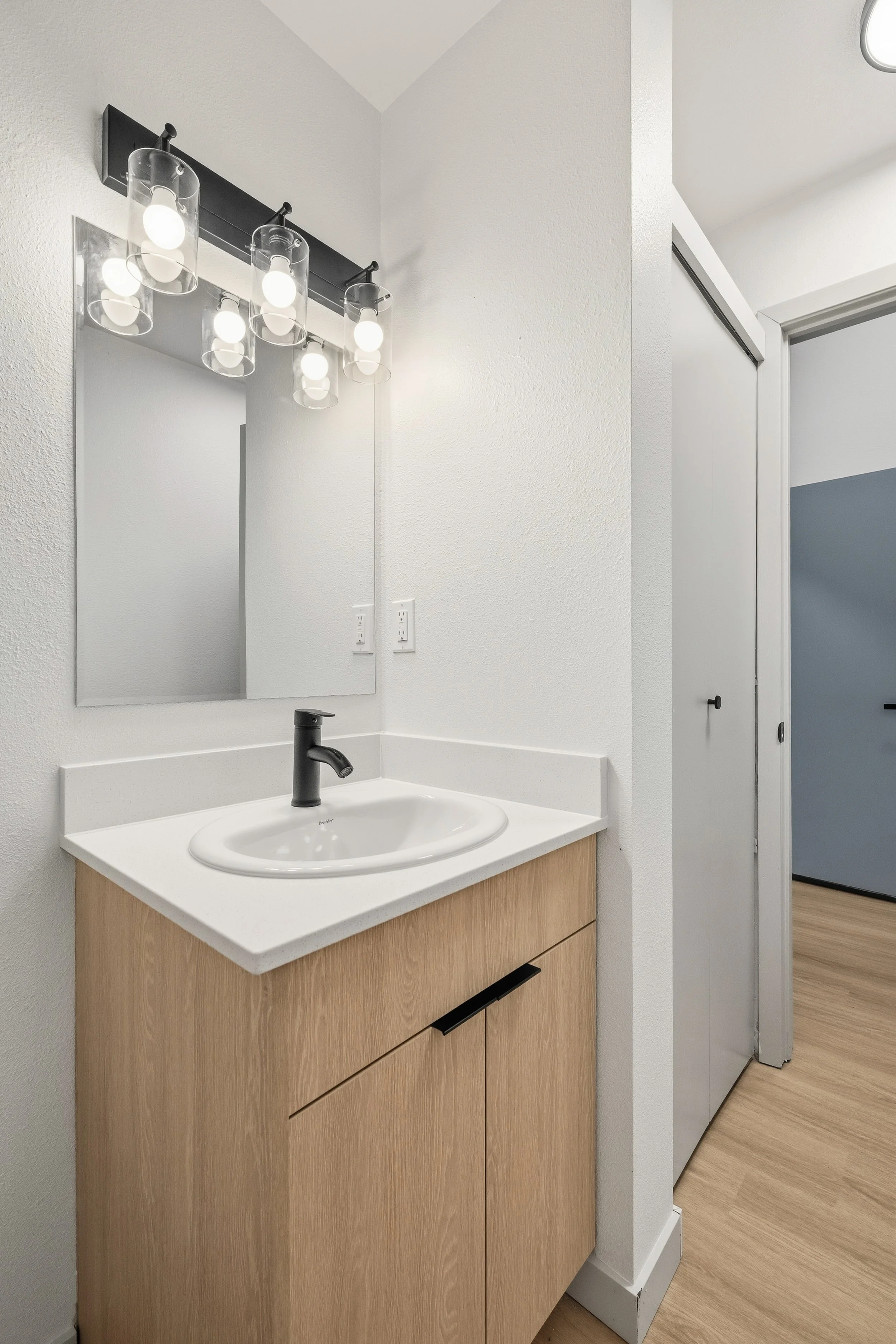 37-103 Vine St 101,102,107-4.jpg