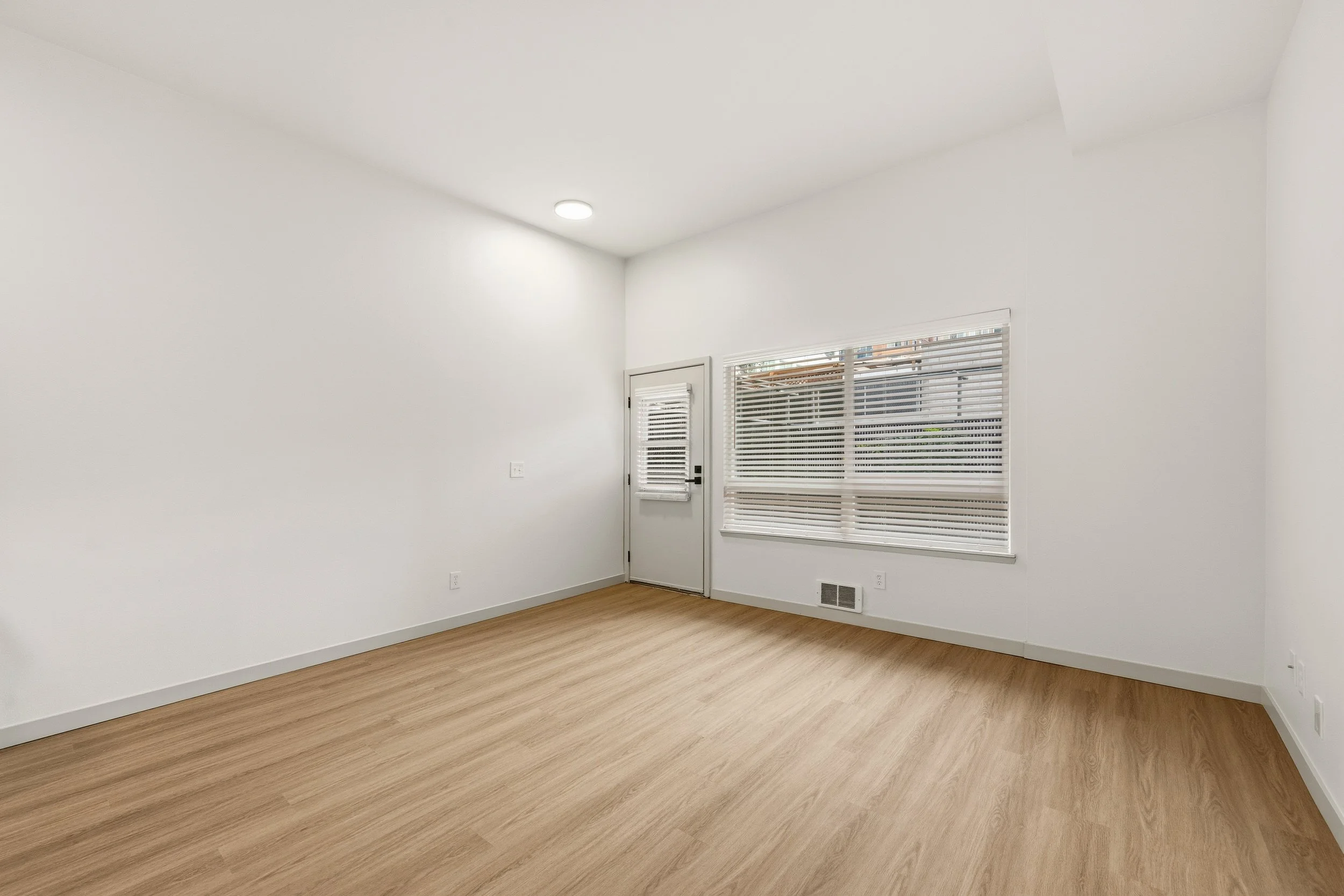 61-103 Vine St 101,102,107-28.jpg