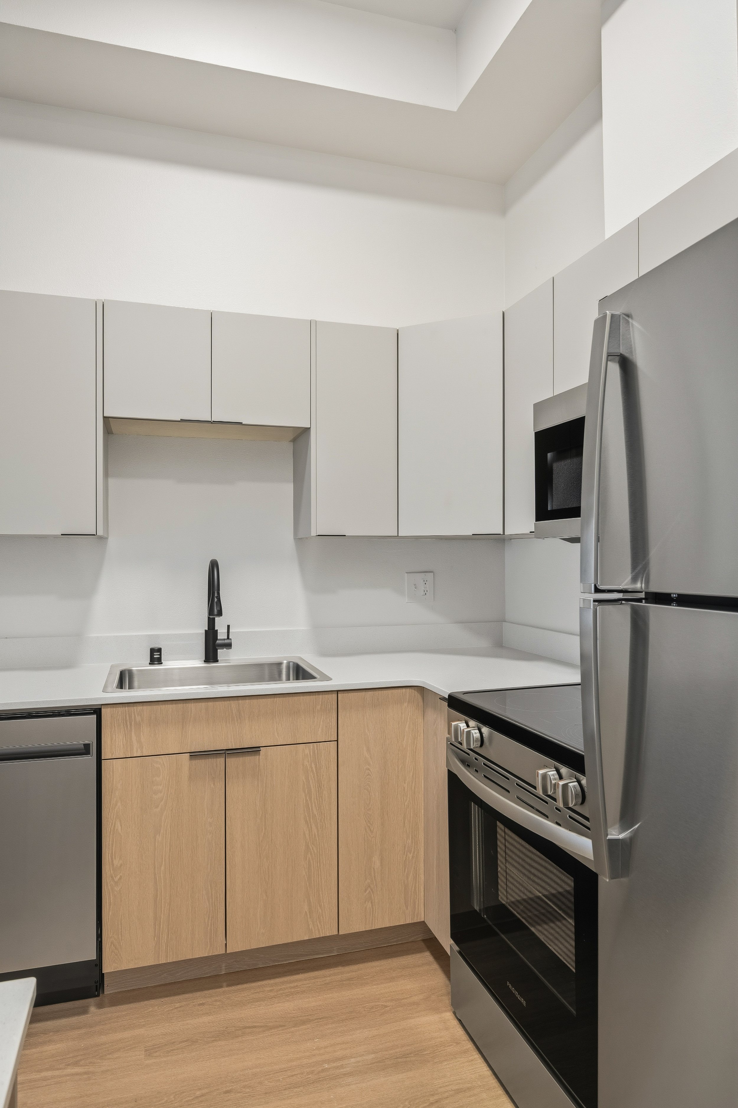 70-103 Vine St 101,102,107-37.jpg