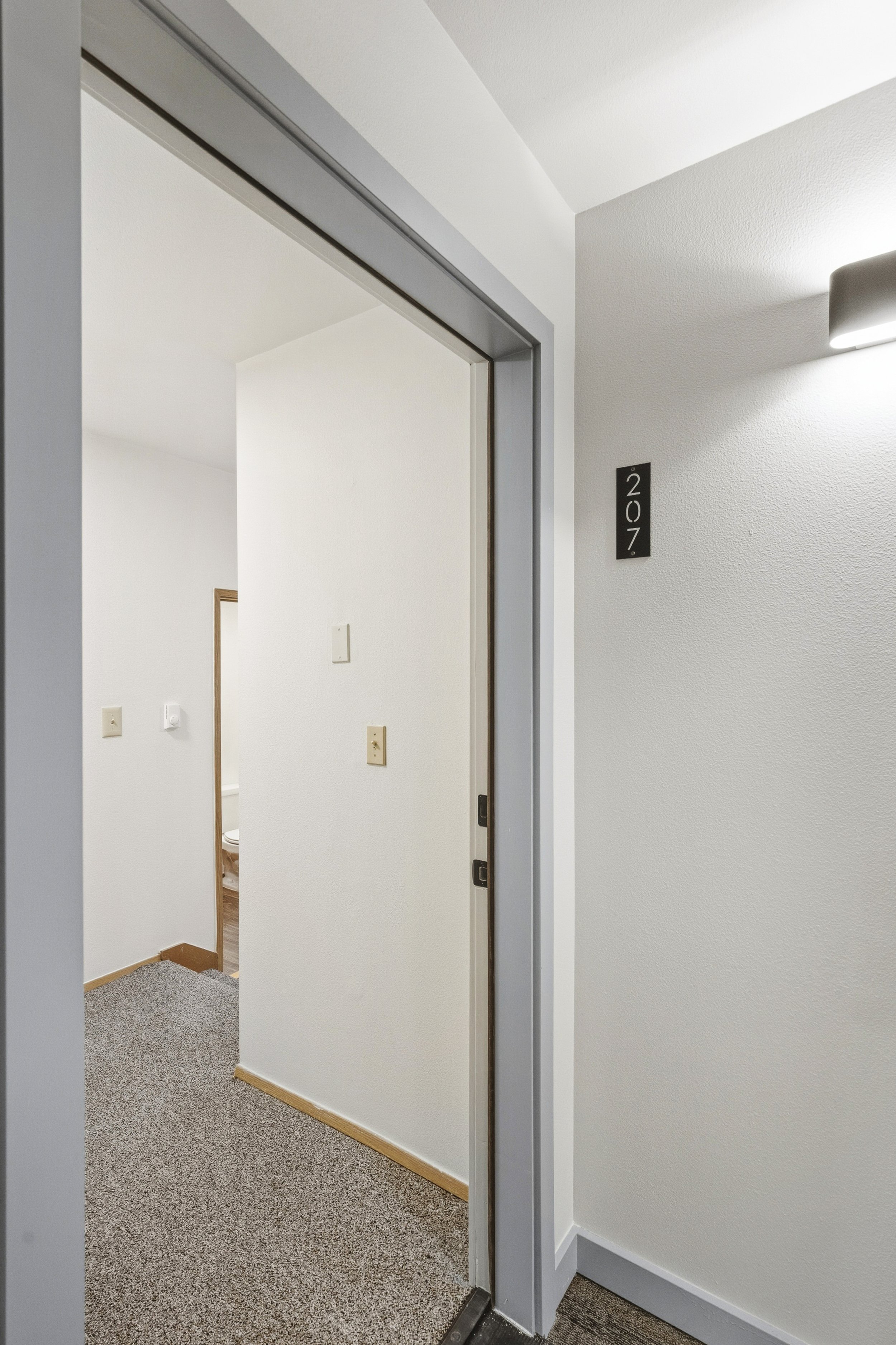 12-103 Vine St- 202,207,208-12.jpg