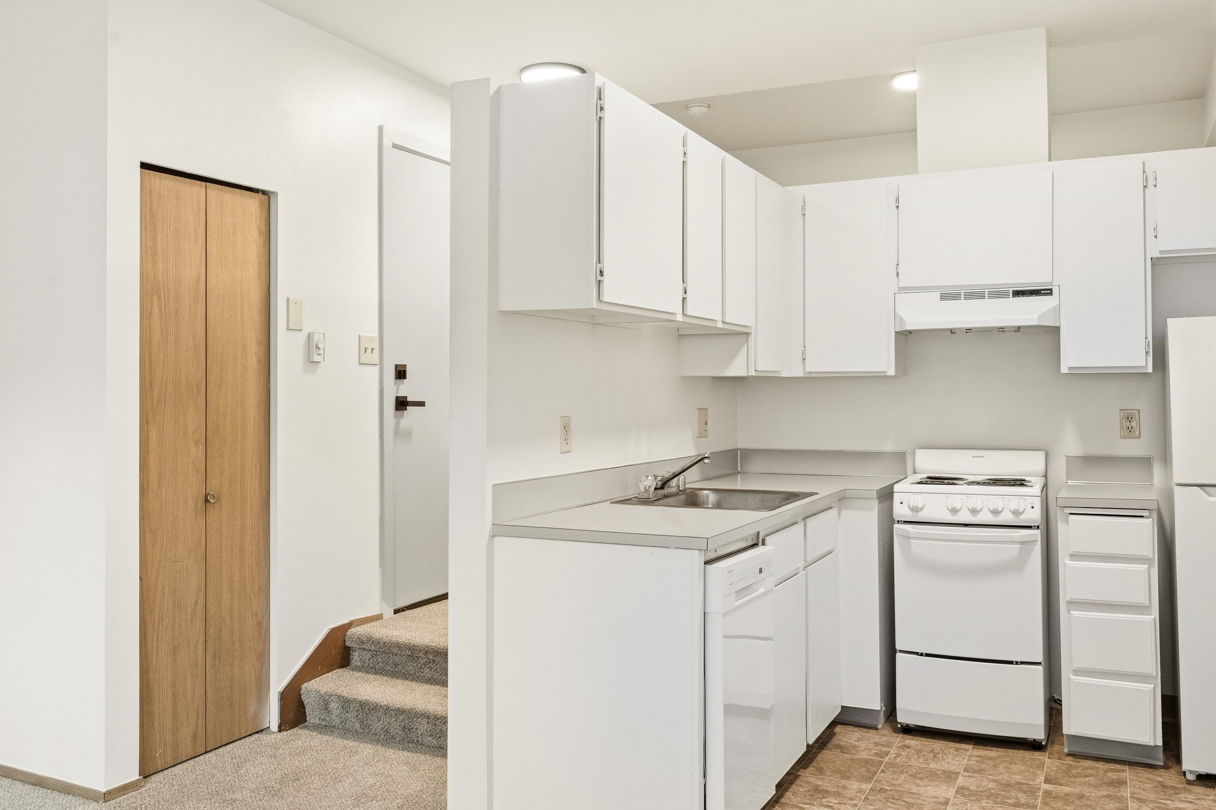 07-103 Vine St- 202,207,208-7.jpg