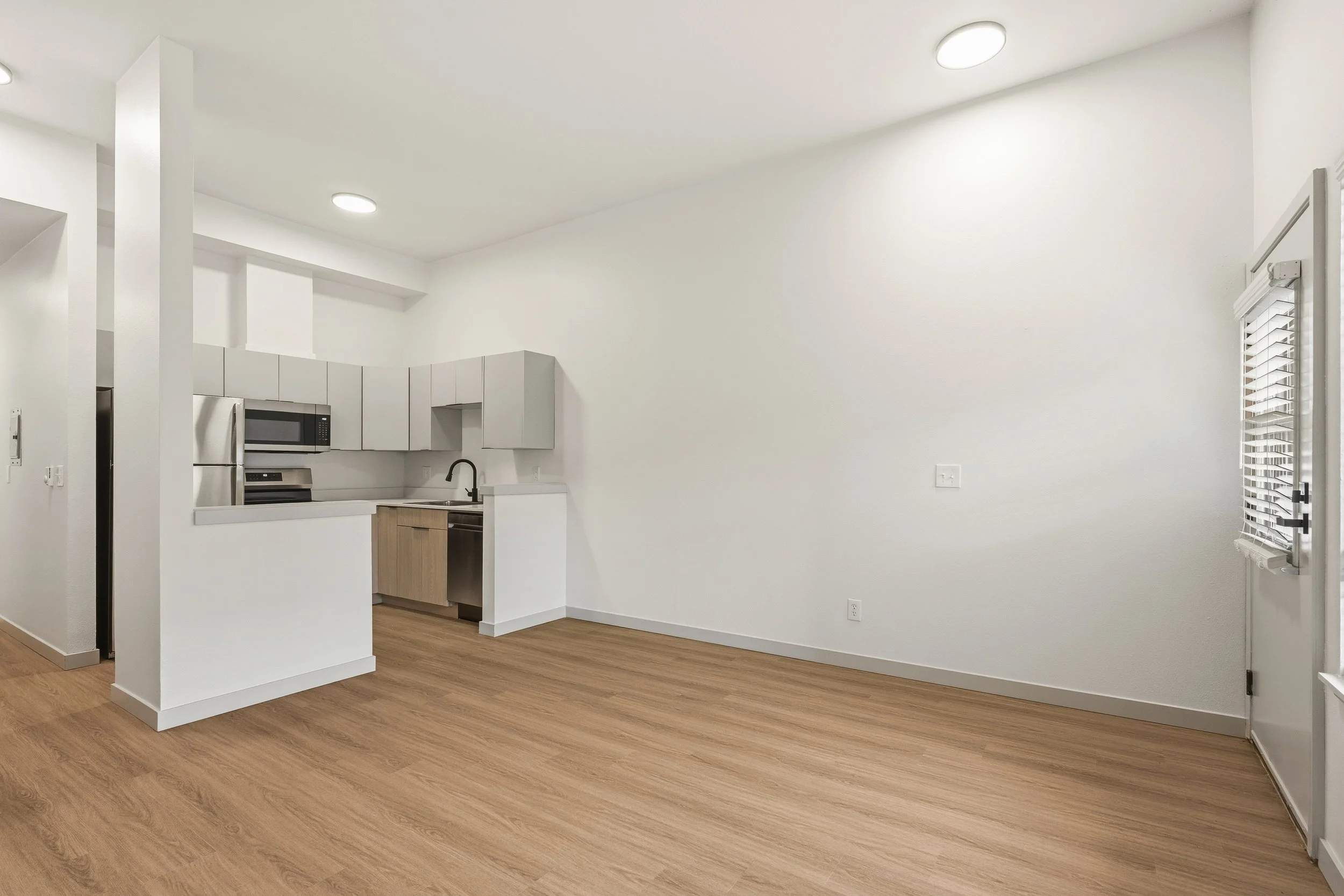 62-103 Vine St 101,102,107-29.jpg