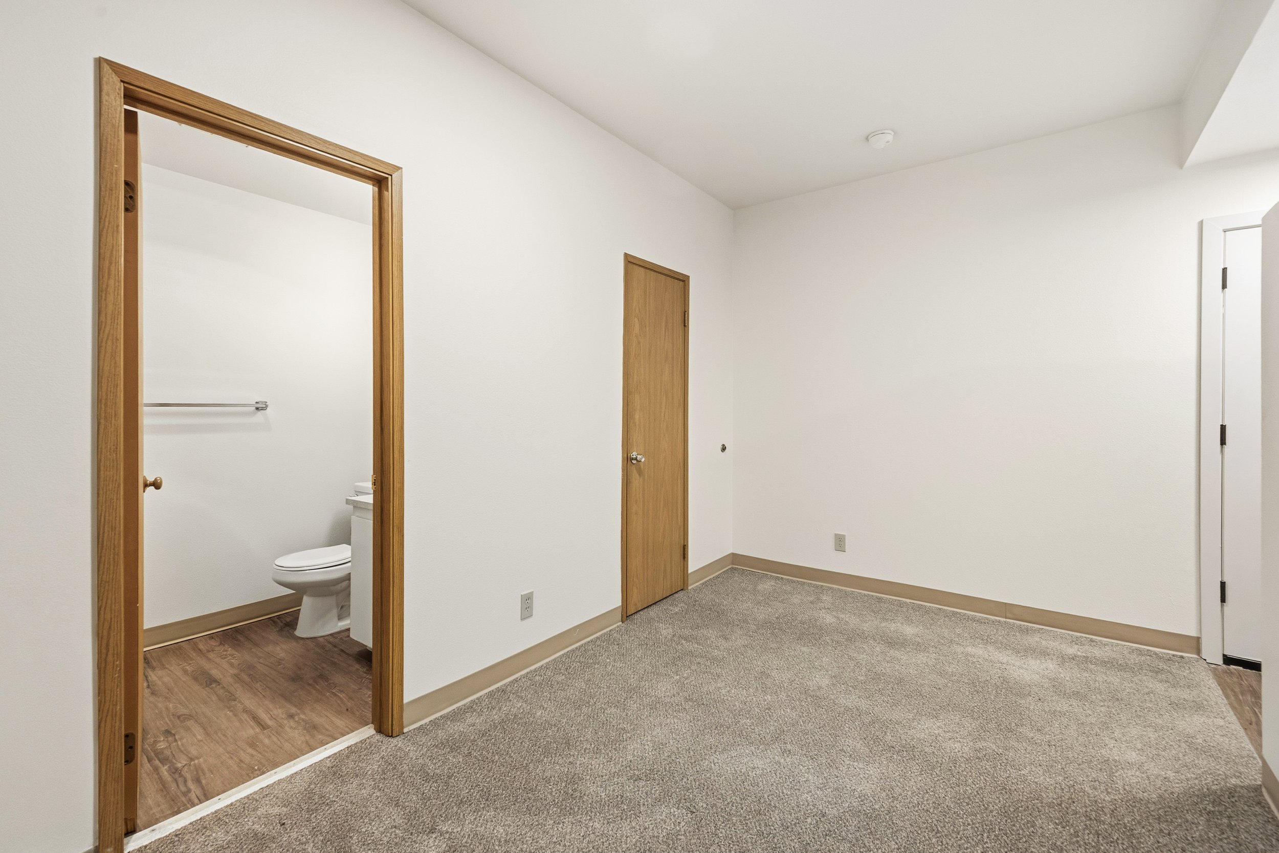 30-103 Vine St- 202,207,208-30.jpg