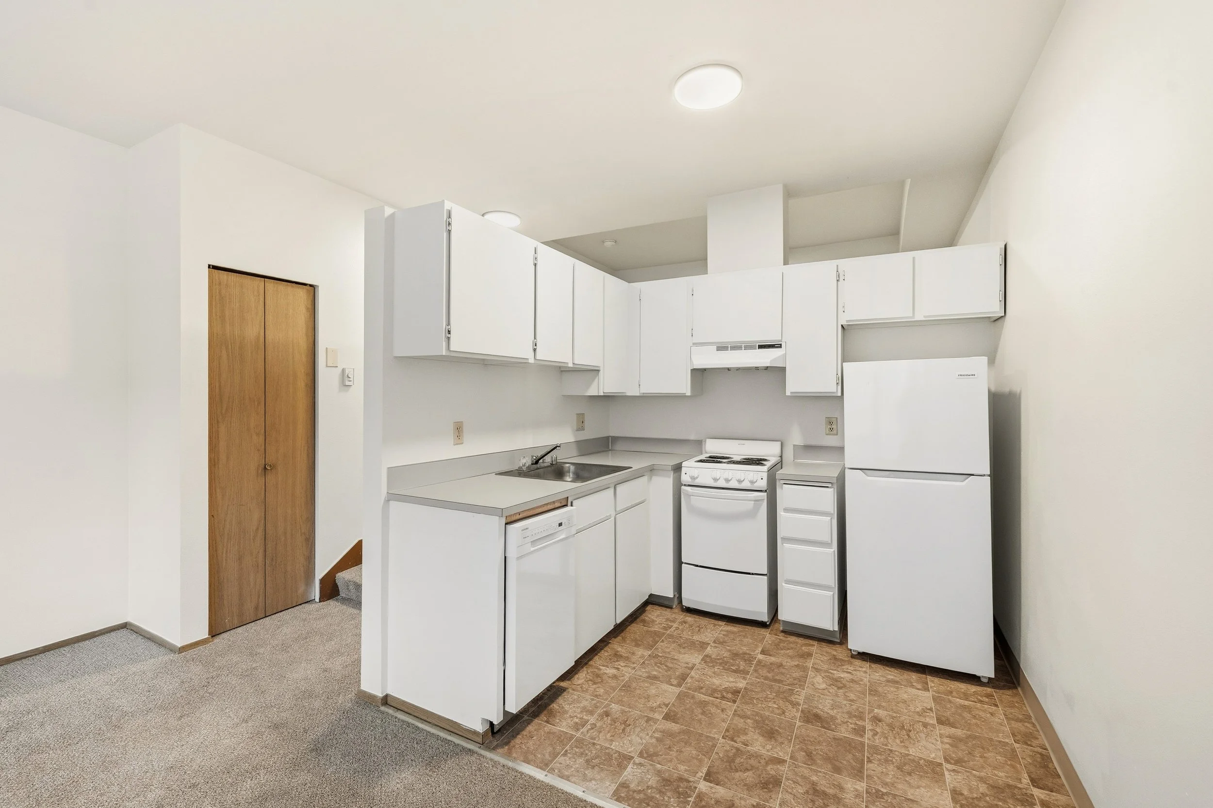 05-103 Vine St- 202,207,208-5.jpg