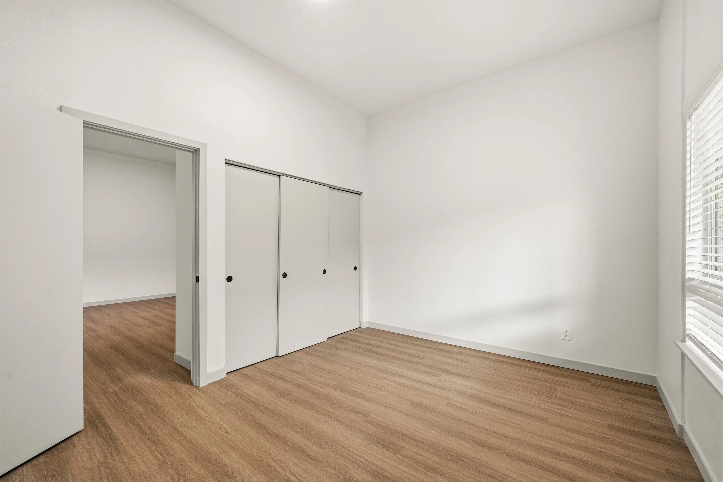 48-103 Vine St 101,102,107-15.jpg