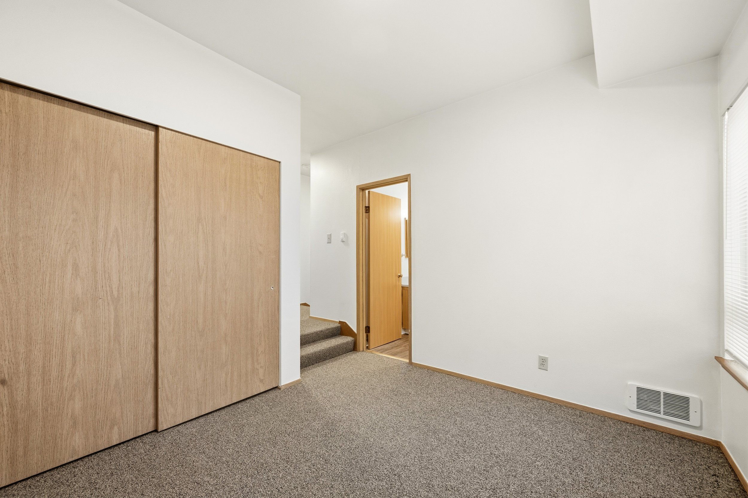 17-103 Vine St- 202,207,208-17.jpg