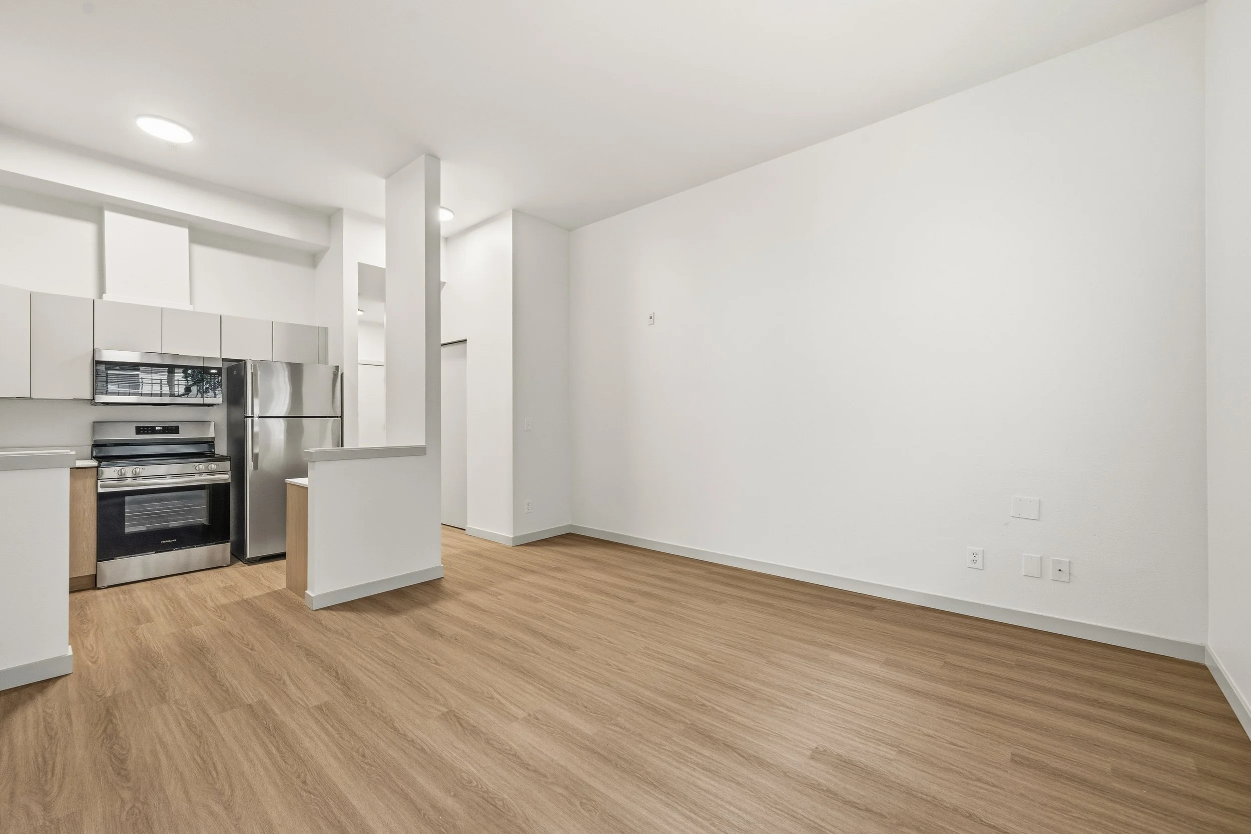 75-103 Vine St 101,102,107-42.jpg