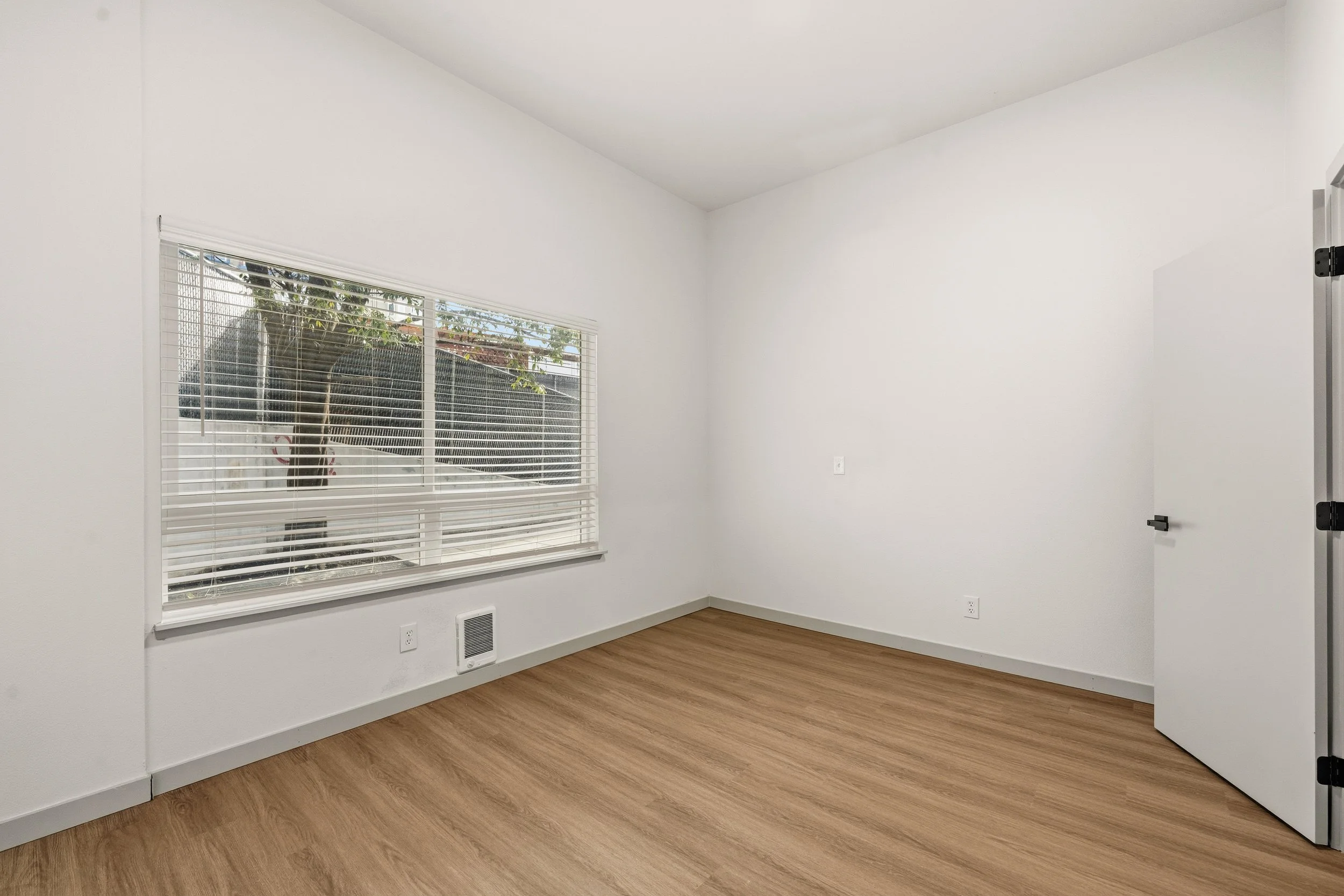 50-103 Vine St 101,102,107-17.jpg