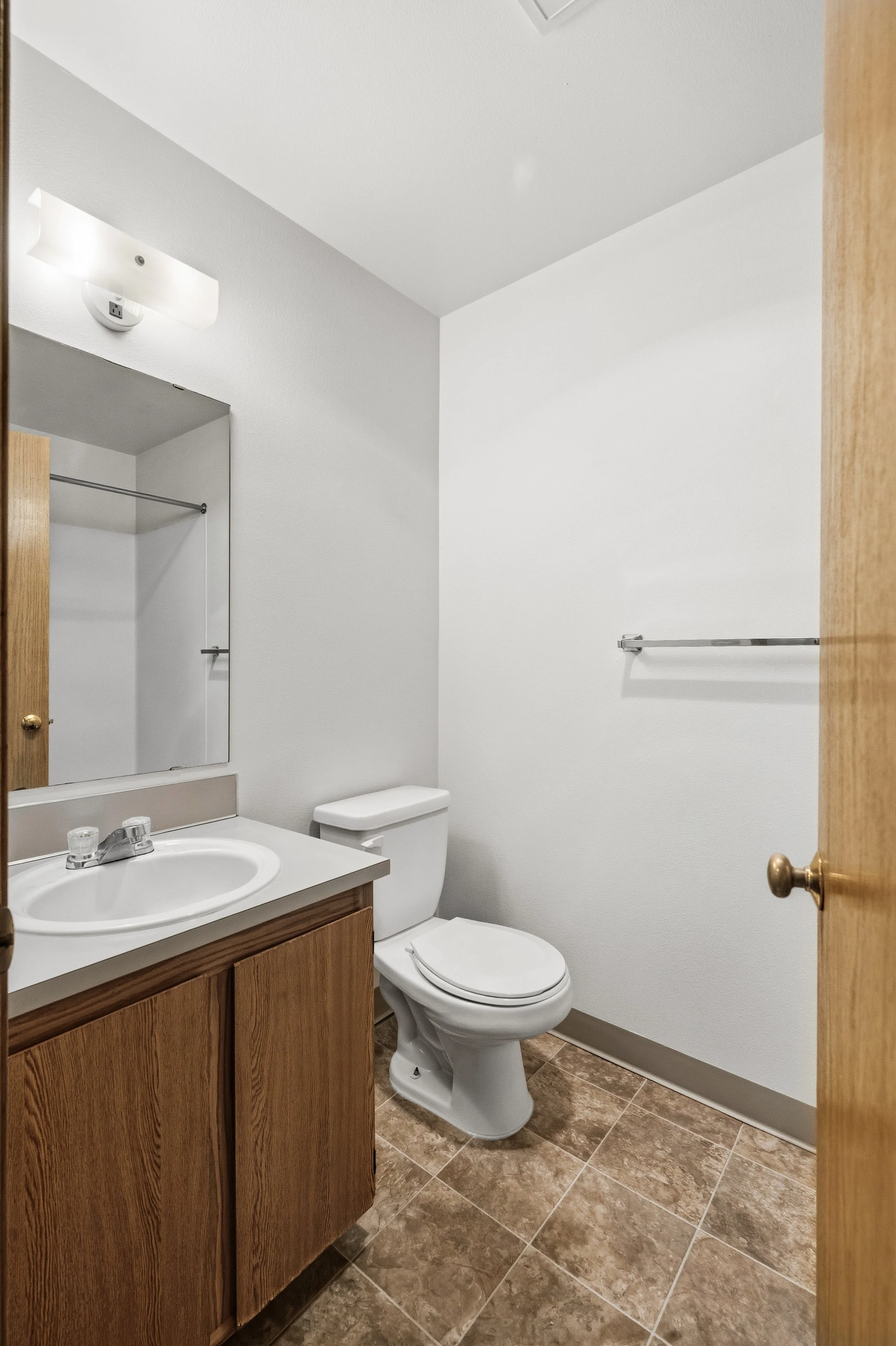 10-103 Vine St- 202,207,208-10.jpg