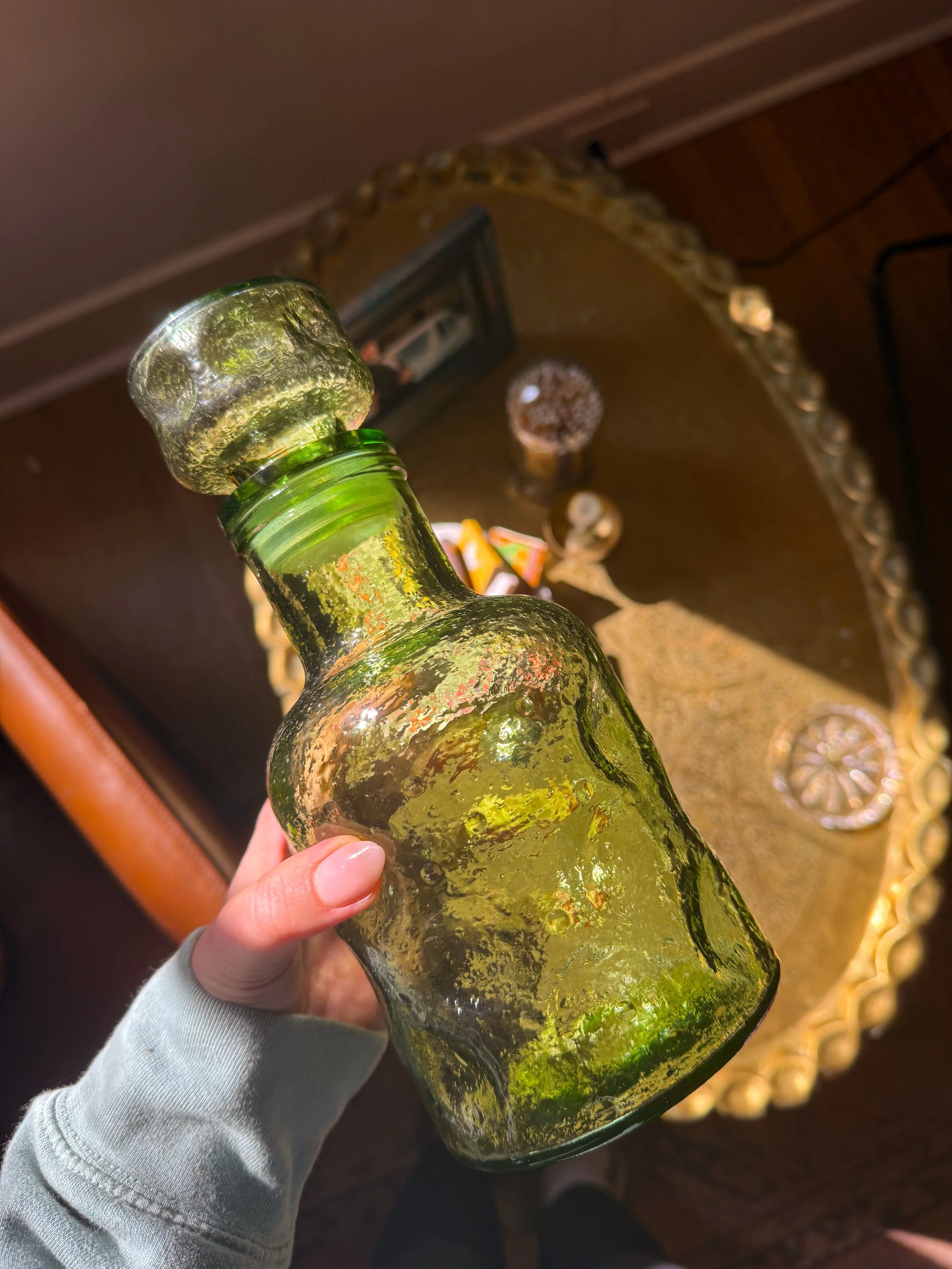 L'Eau au Comptoir – Authentic Vintage French Bistro Glass Carafe