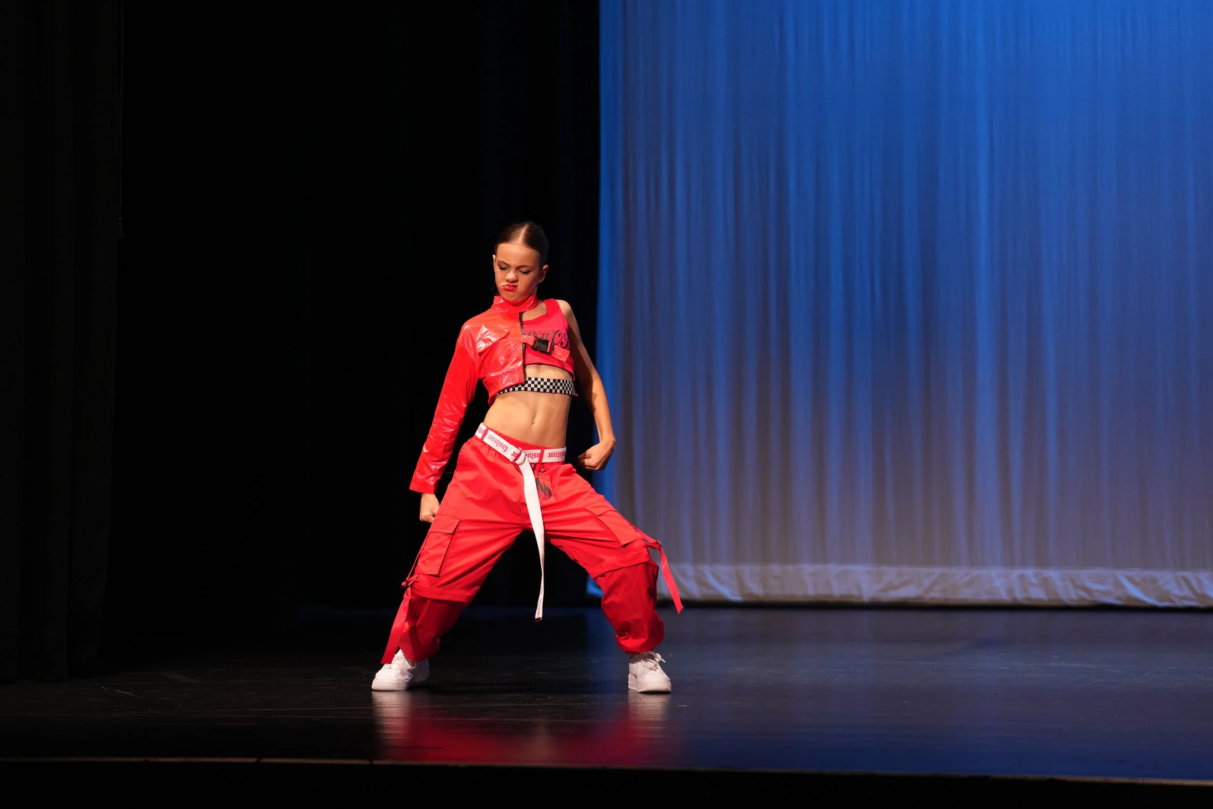 starbound-2026-dancer-hiphop-stage.JPG