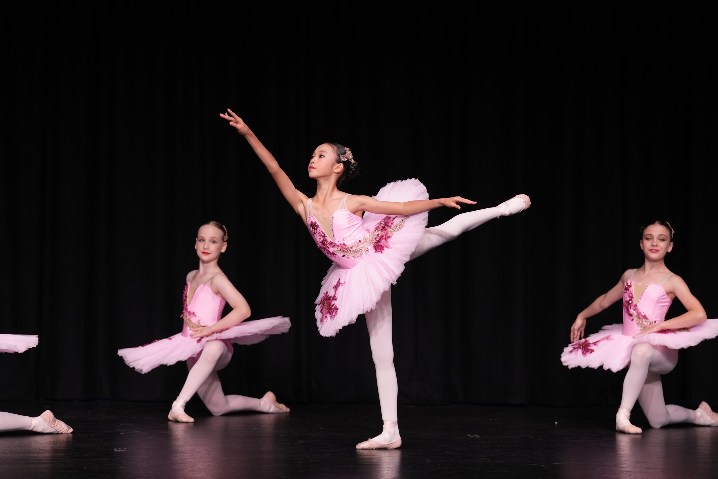 starbound-2026-group-dance-stage-gold-coast-ballet.JPG