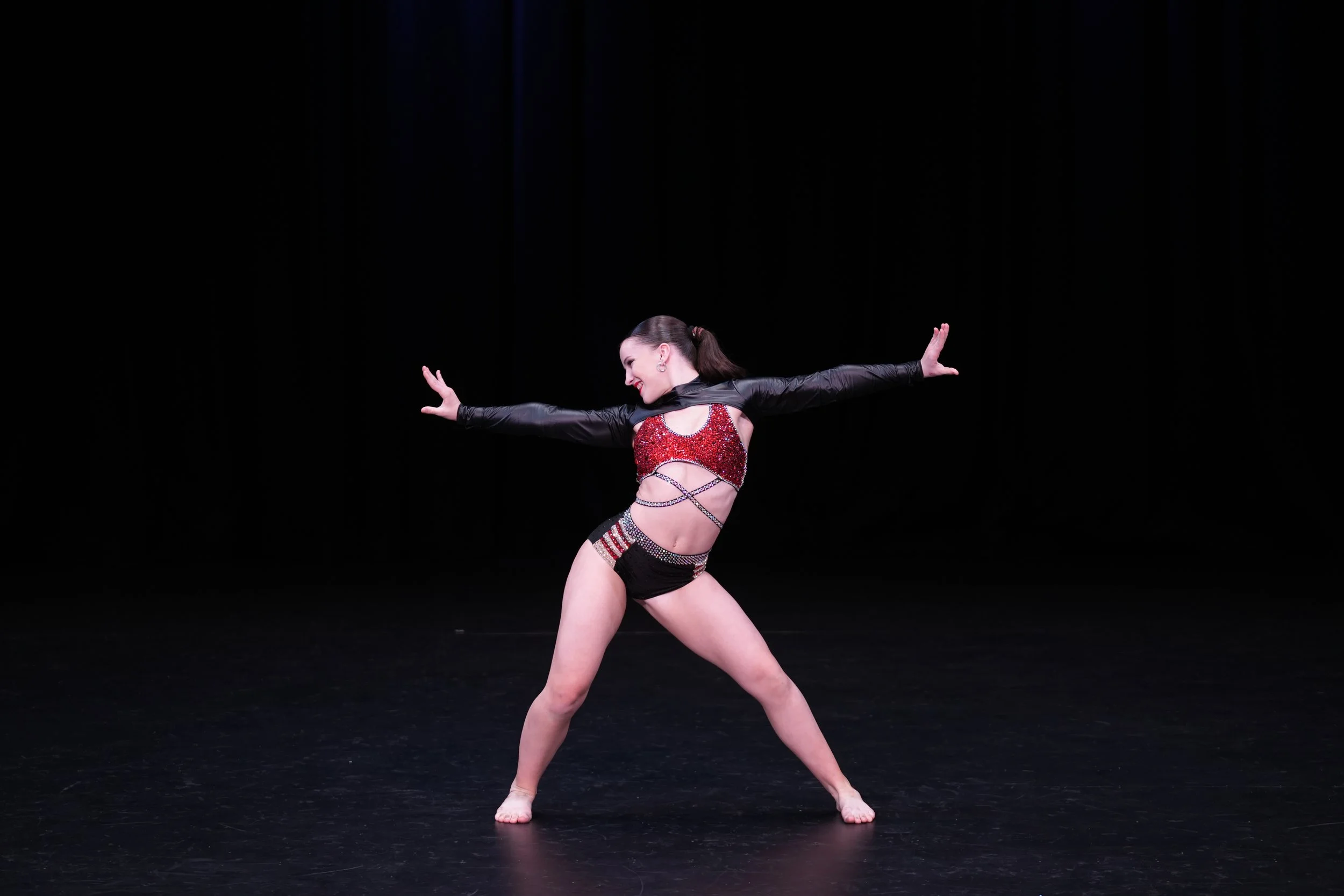 starbound-2025-solo-dance-performance-girl-jazz.JPG