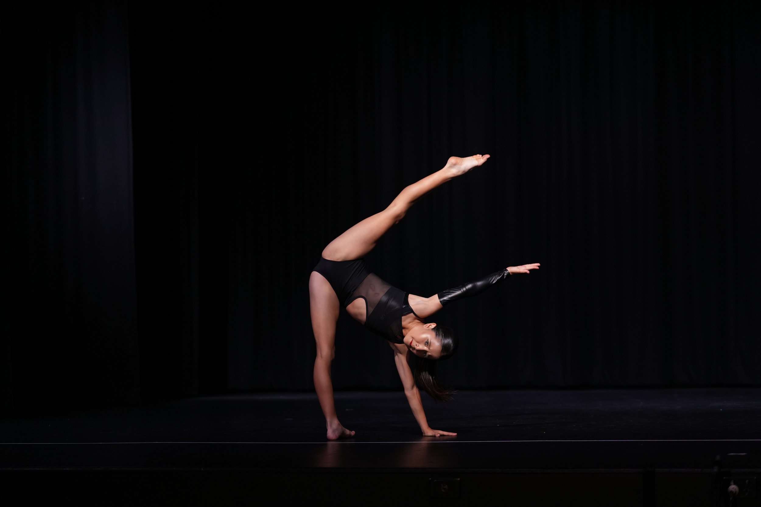 starbound-2026-solo-dance-performance-jazz-stage.JPG