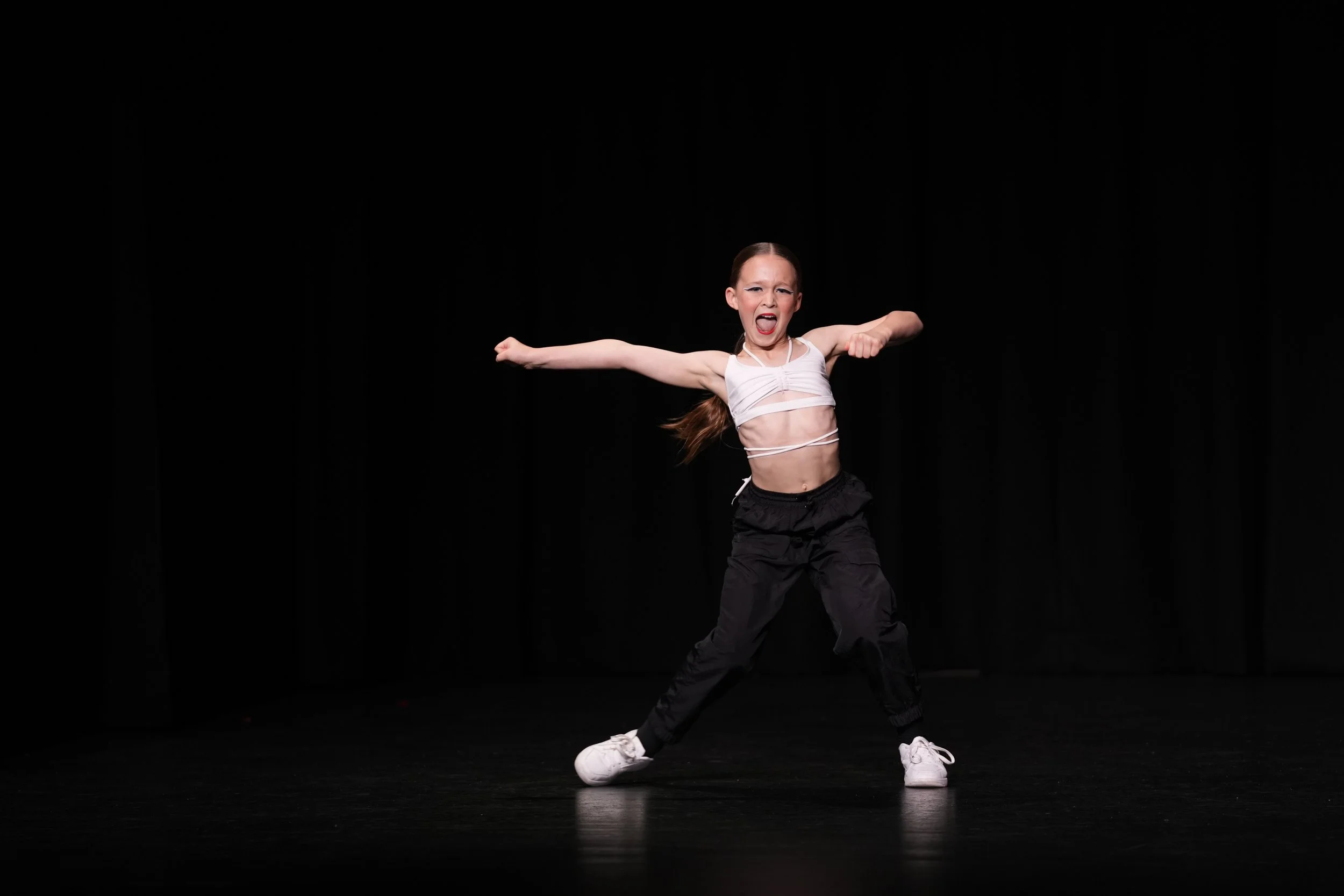 starbound-2024-solo-dance-performance-hiphop-stage.JPG