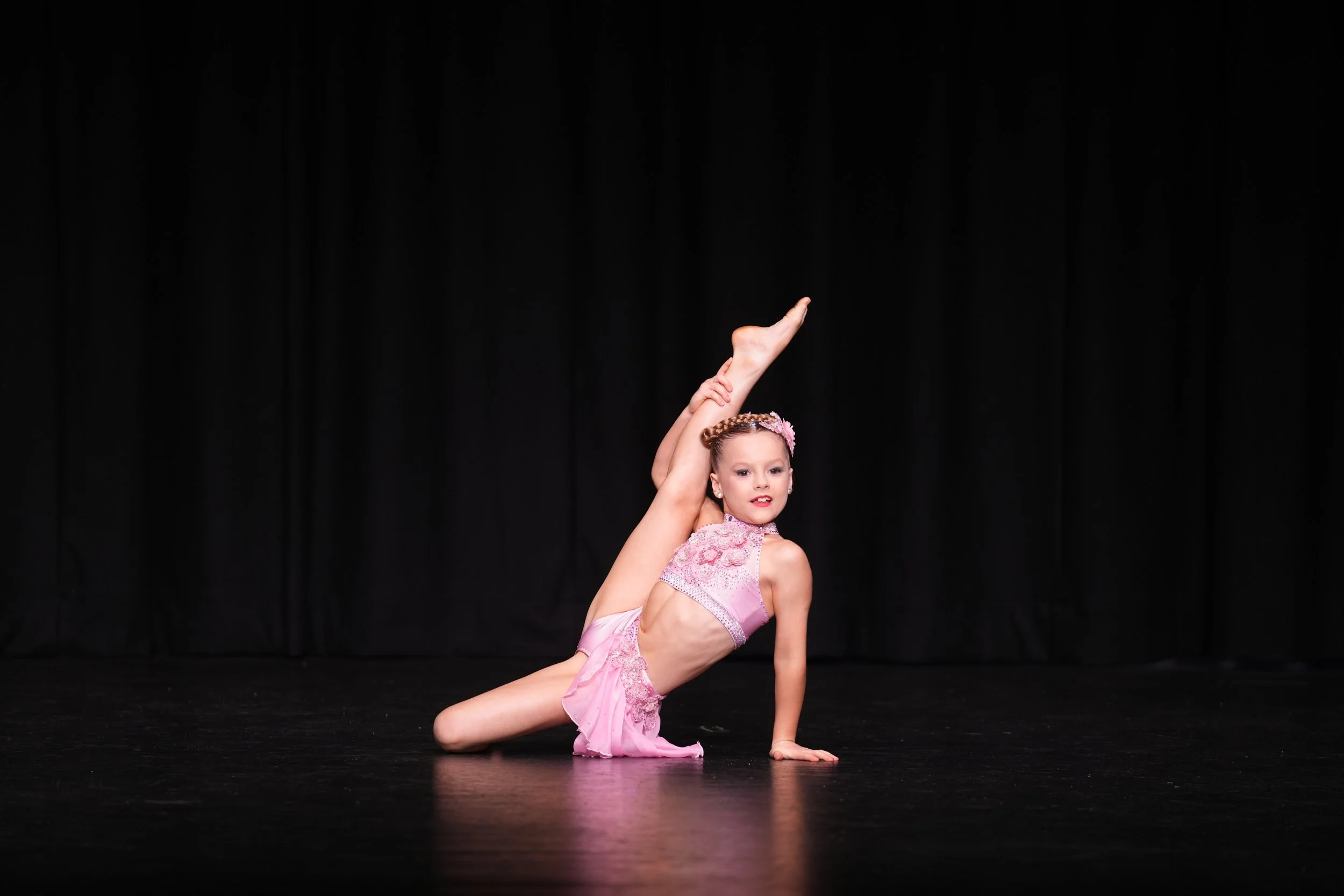starbound-2024-solo-dance-performance-stage-lyrical-pink-costume.JPG