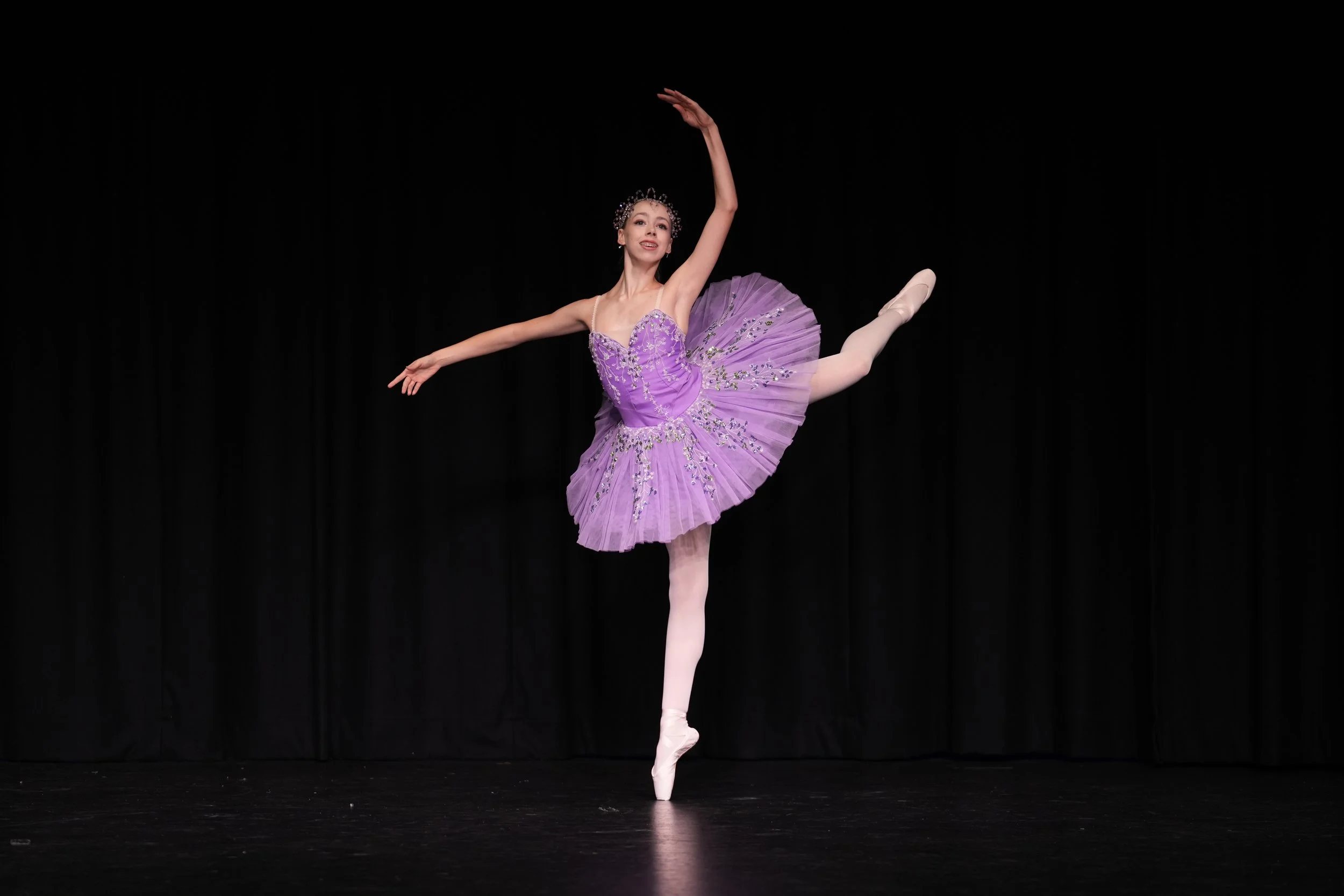 starbound-2025-solo-dance-performance-stage-ballet.JPG
