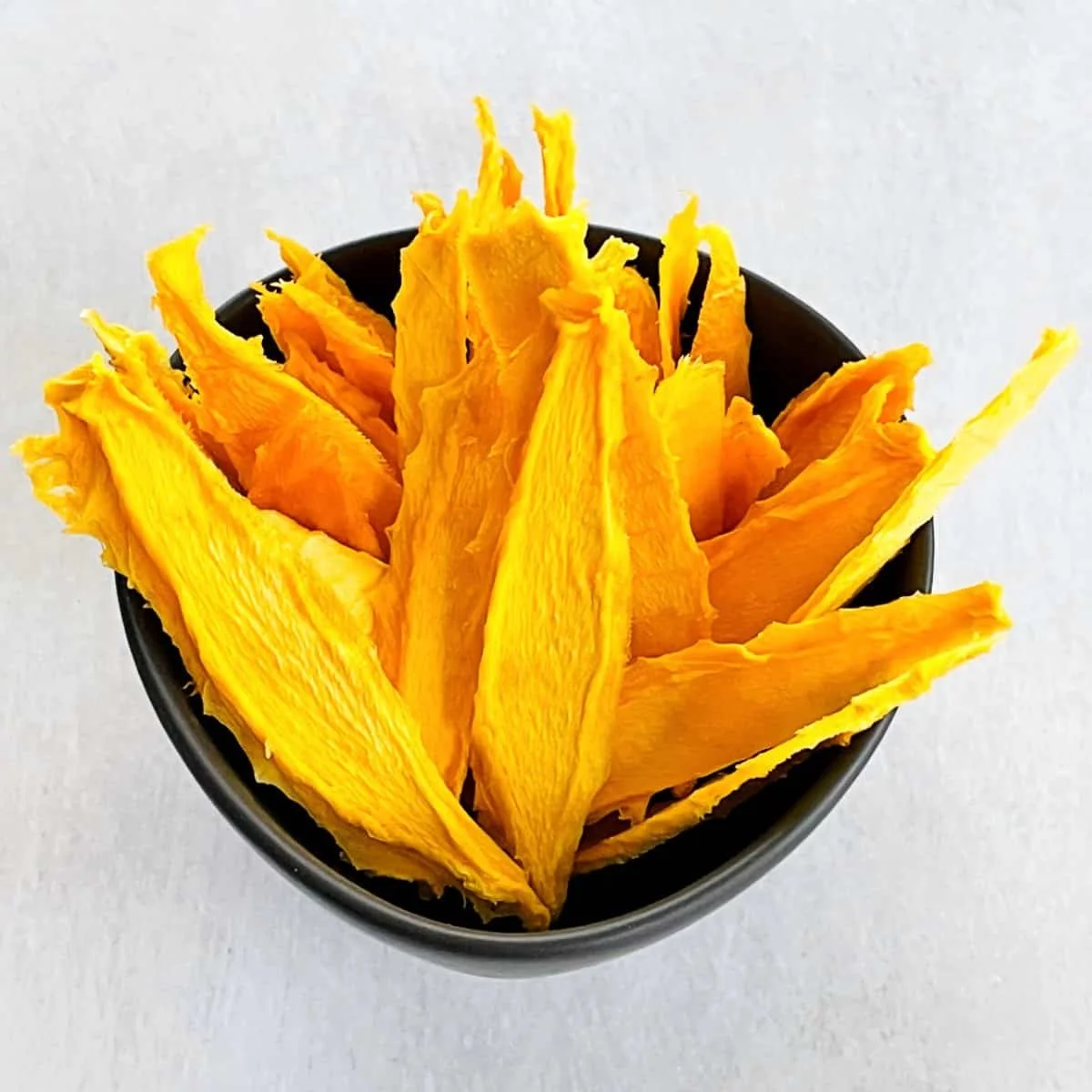 dehydrated-mango-slices-in-a-bowl.jpg