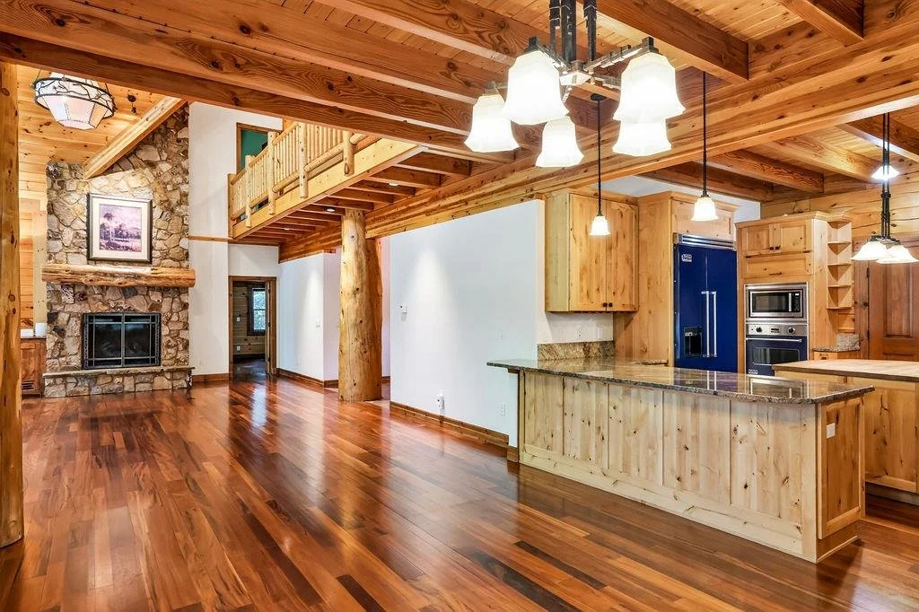 Kitchen 2.jpg