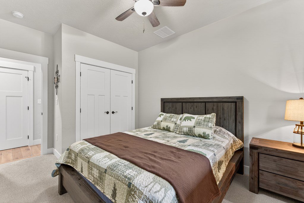 Timberrin Bedroom 1.jpg