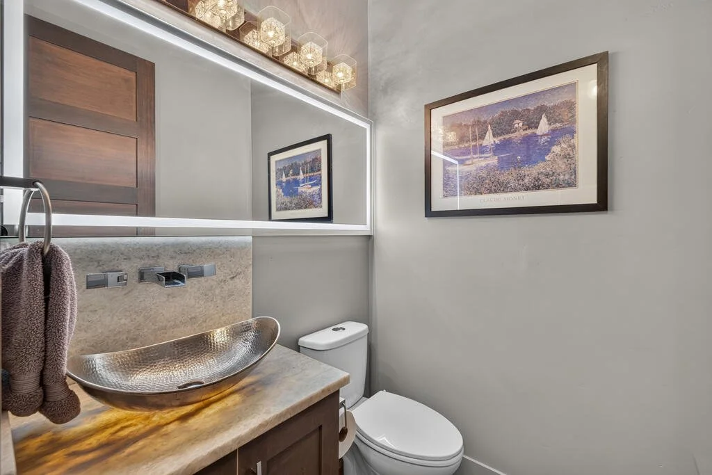 bathroom1.jpg