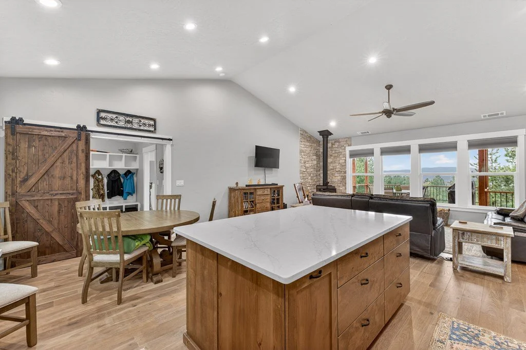 Timberrin kitchen2.jpg