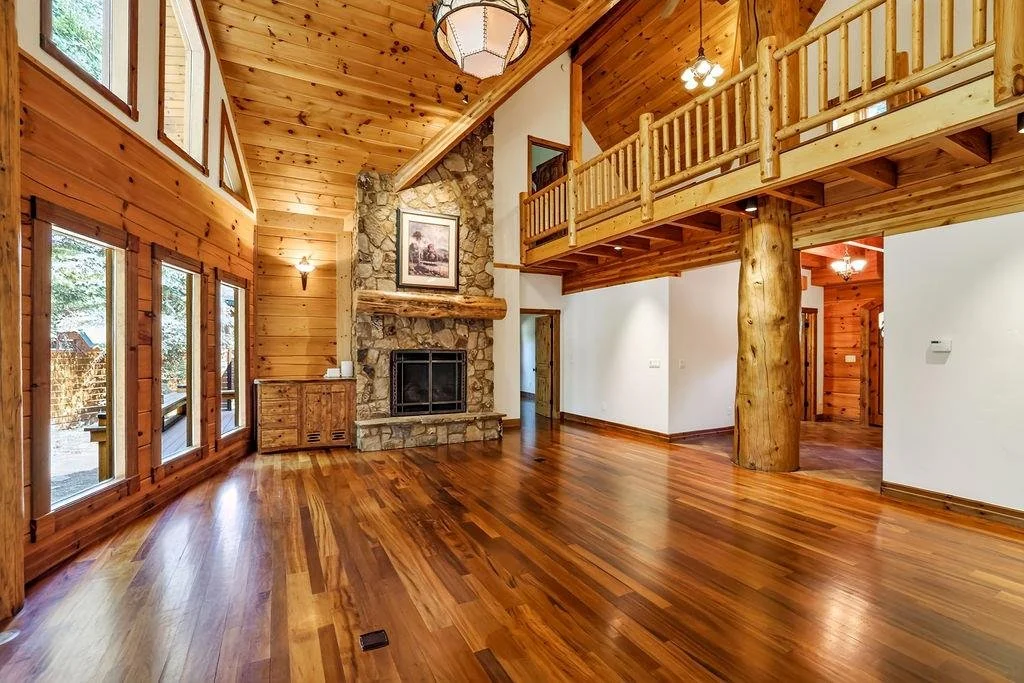 Living Room 2.jpg