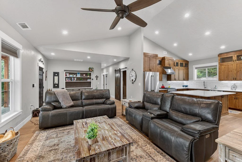 Timberrin Living room 5.jpg