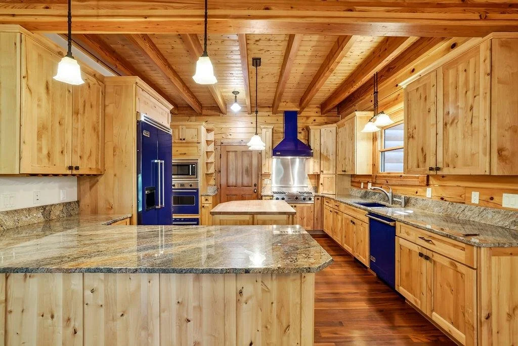 Kitchen 1.jpg