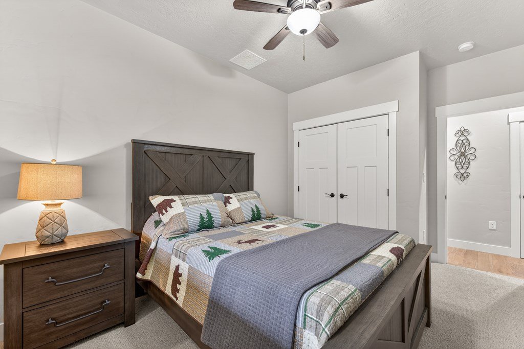 Timberrin Bedroom2.jpg