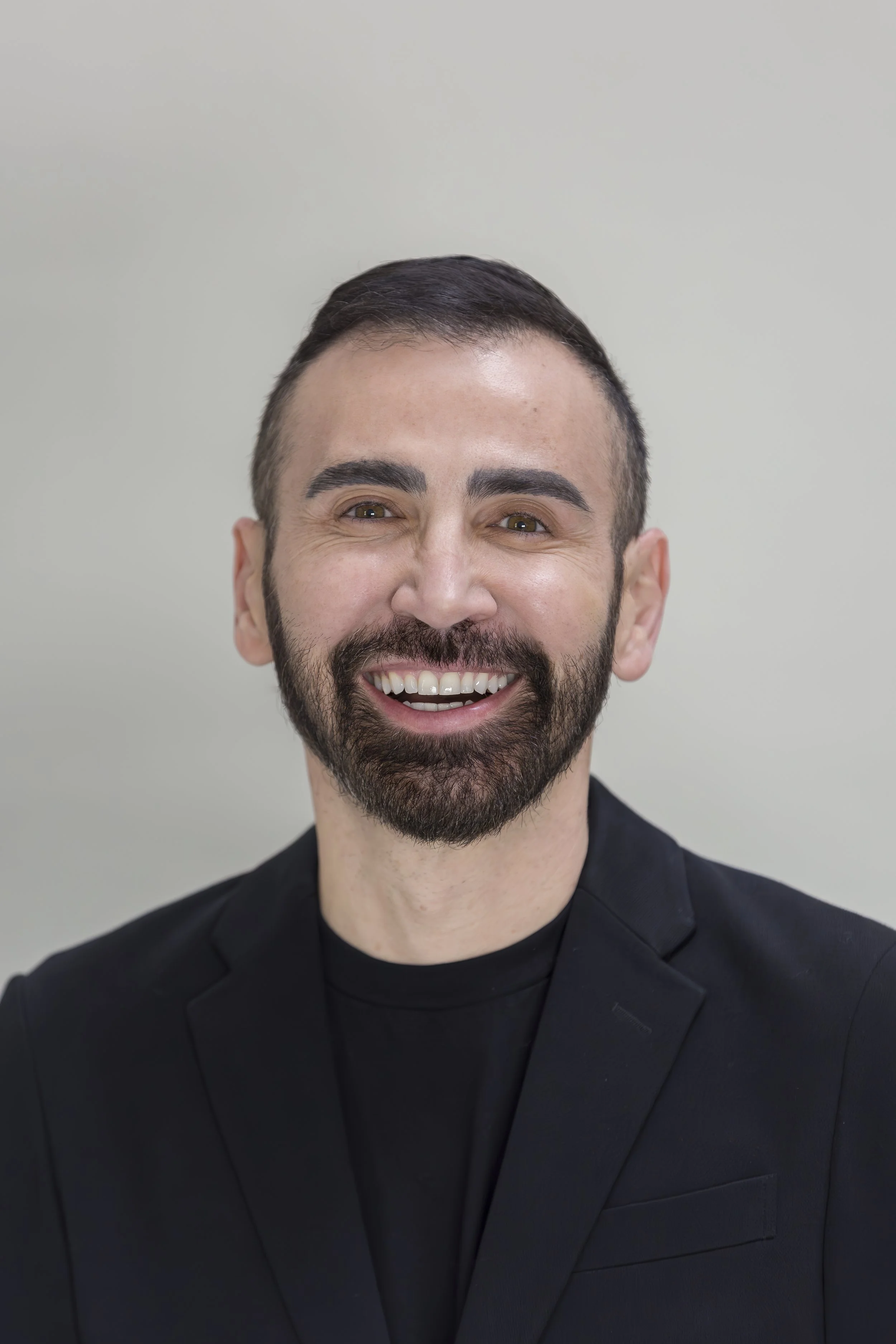 Alex Barragan, LGBTQ-affirming therapist in Los Angeles