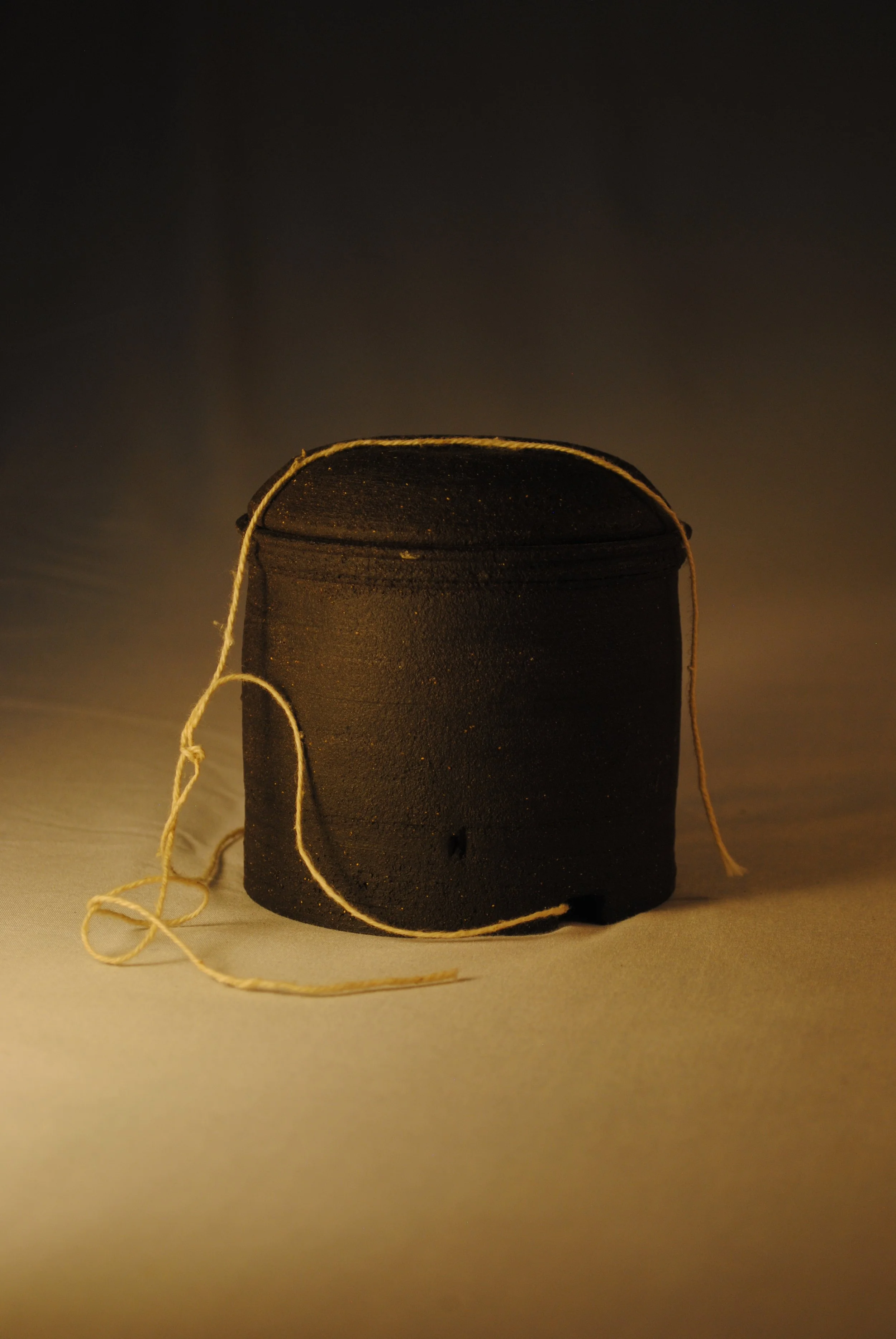 liddedjar15stringuntied.JPG