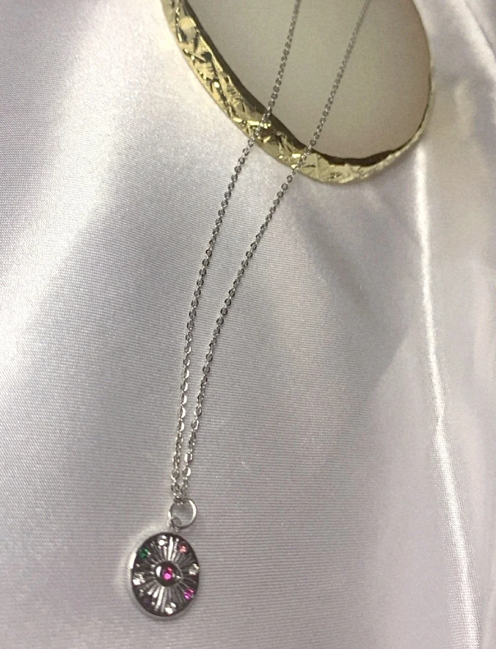 Collier à petit prix en acier inoxydable