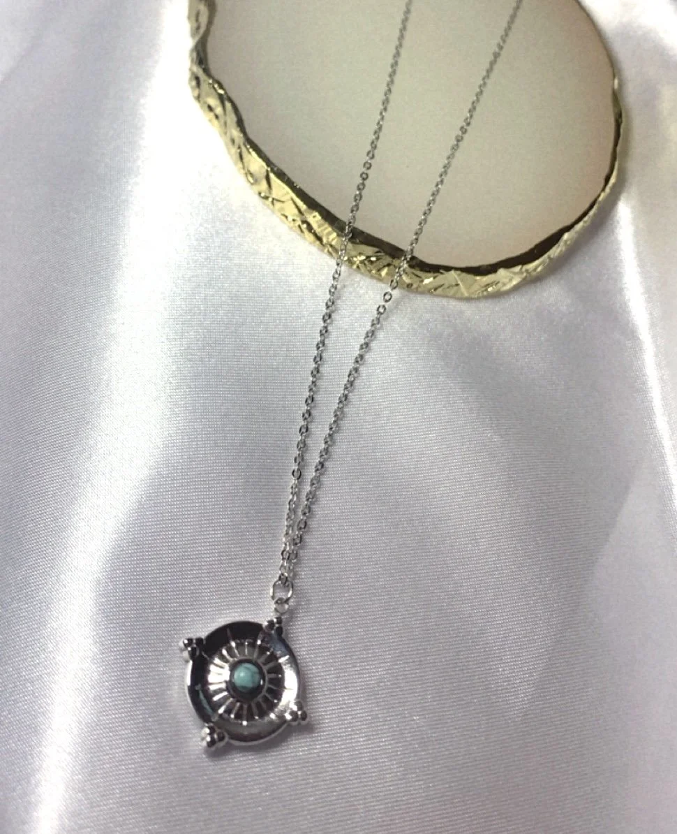 Collier à petit prix en acier inoxydable