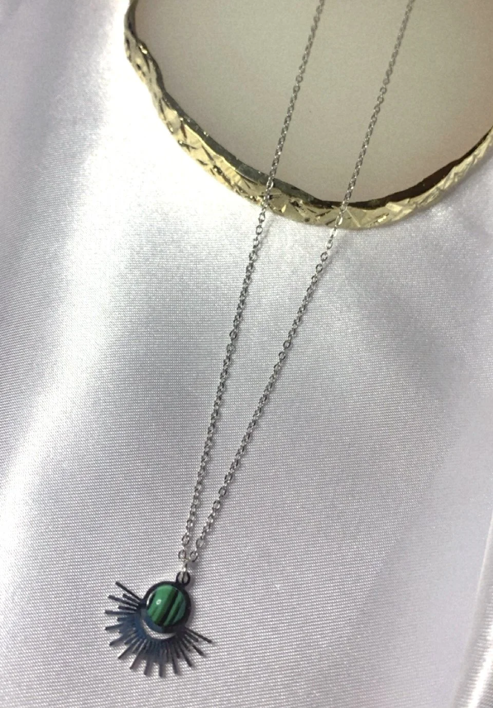 Collier à petit prix en acier inoxydable