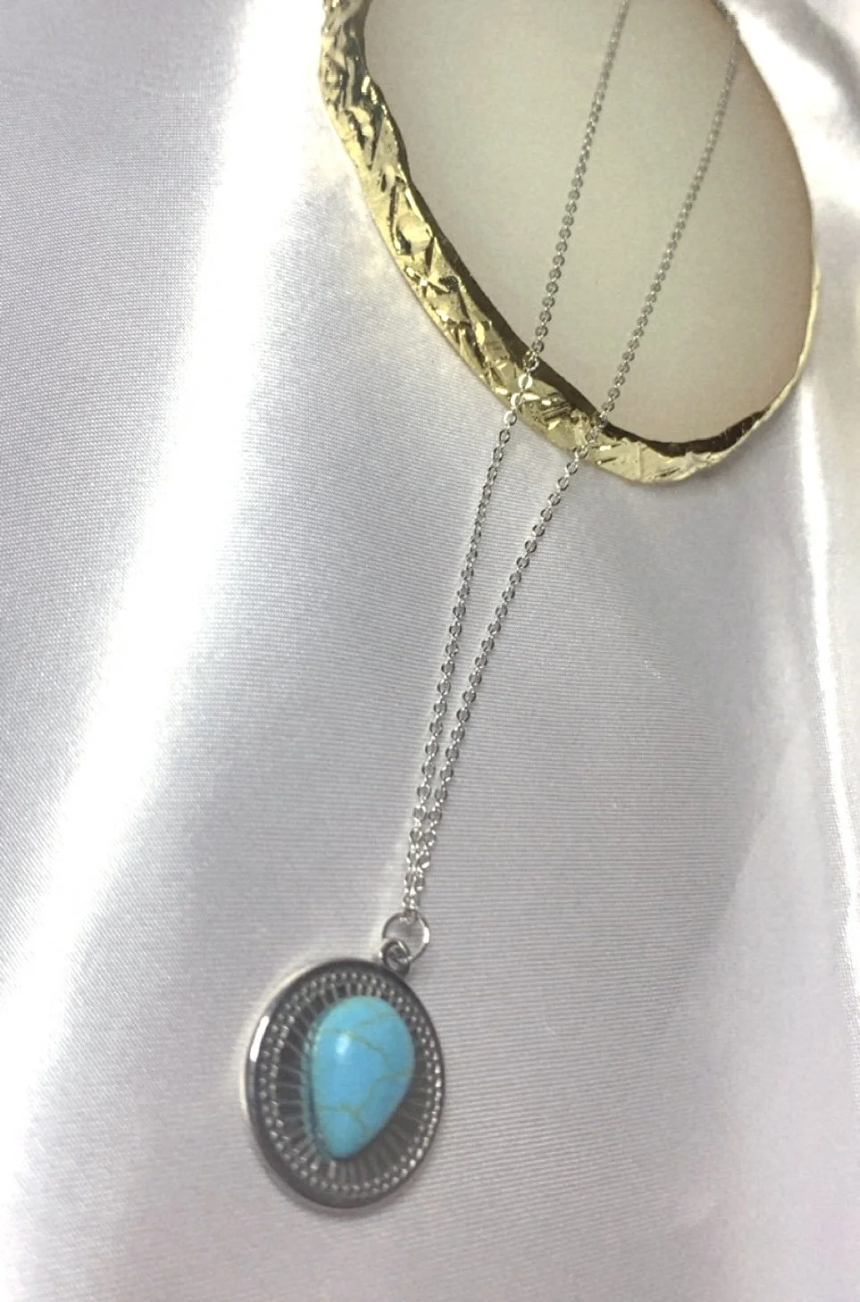 Collier à petit prix en acier inoxydable