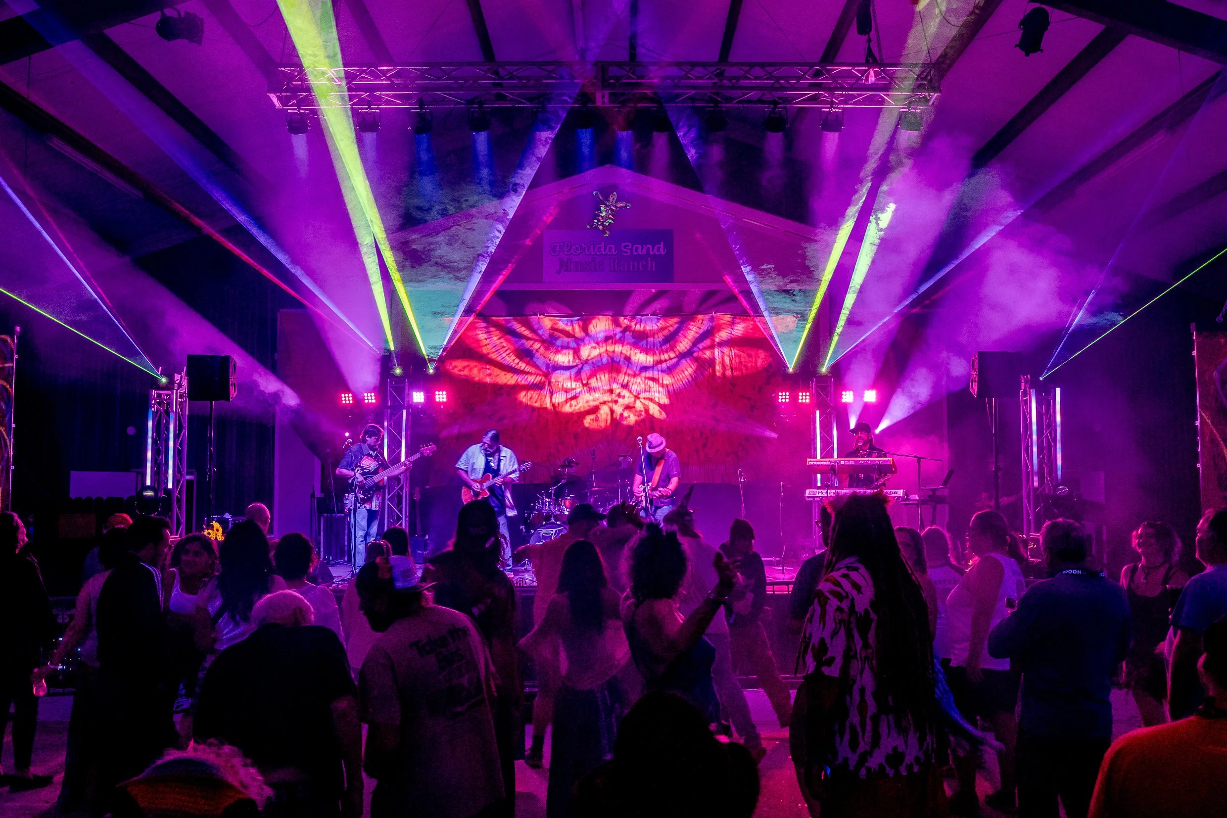 Cope closes out Sunday night at Fox Fam Jam